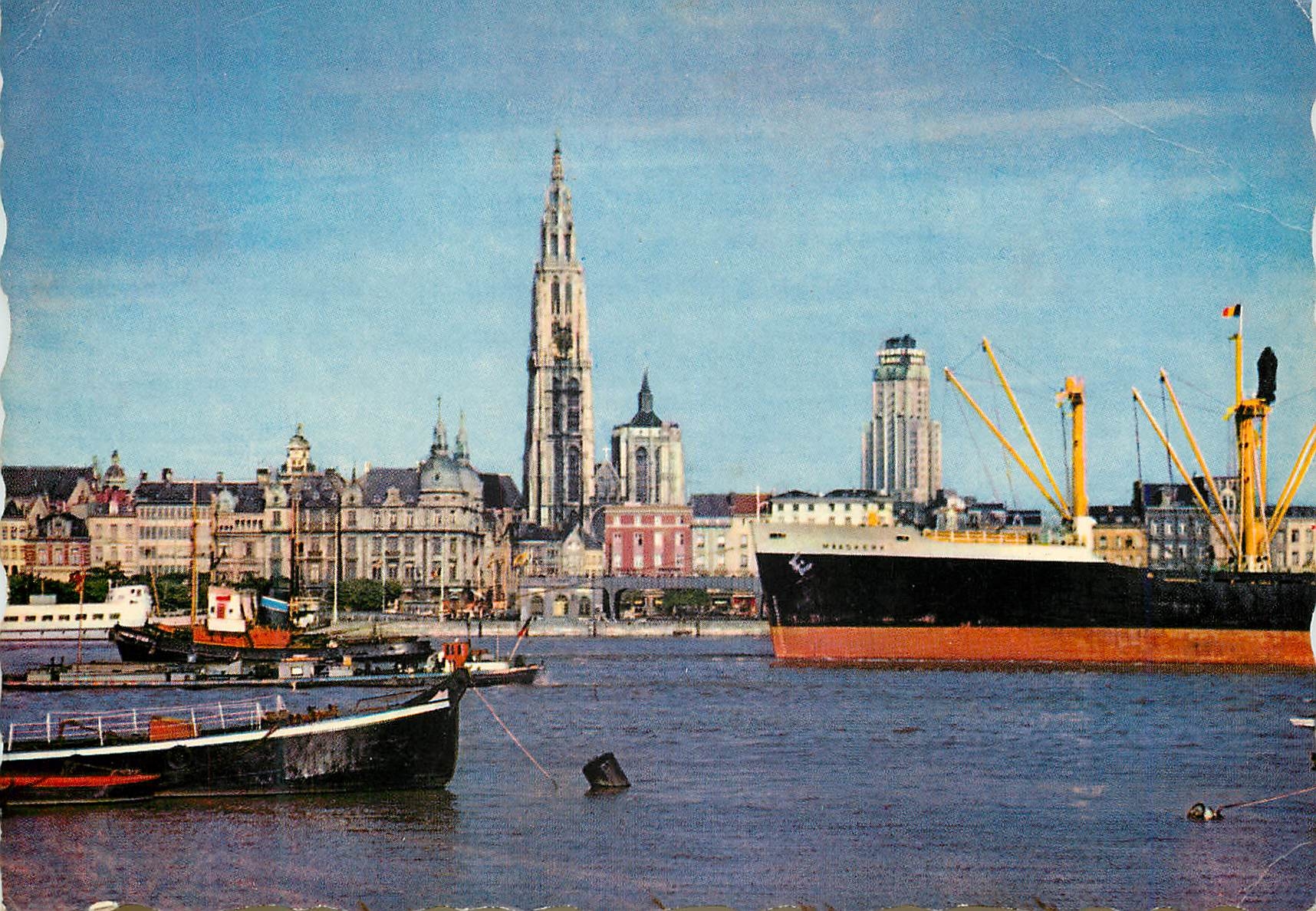 CPM Anvers vue depuis la rive gauche de l'escaut Bateaux