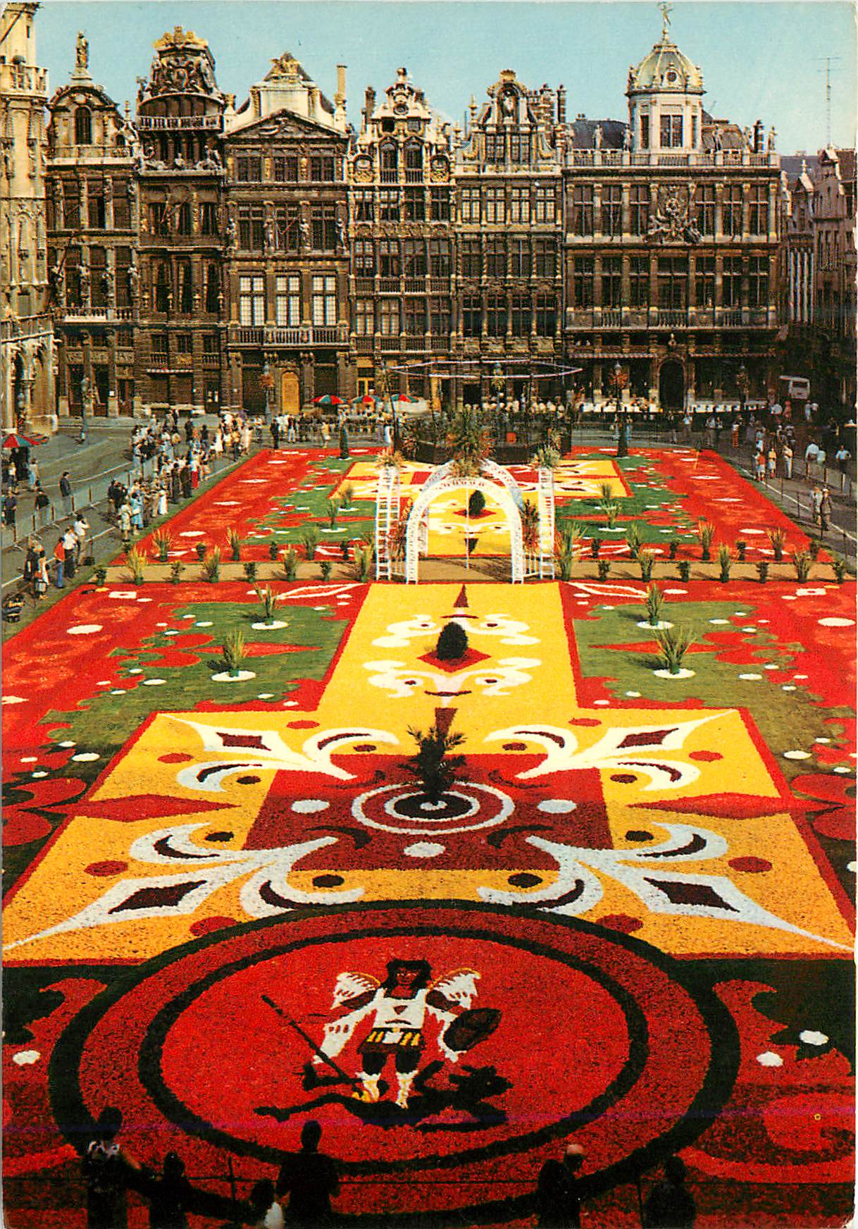 CPM Bruxelles grand place tapis de fleurs