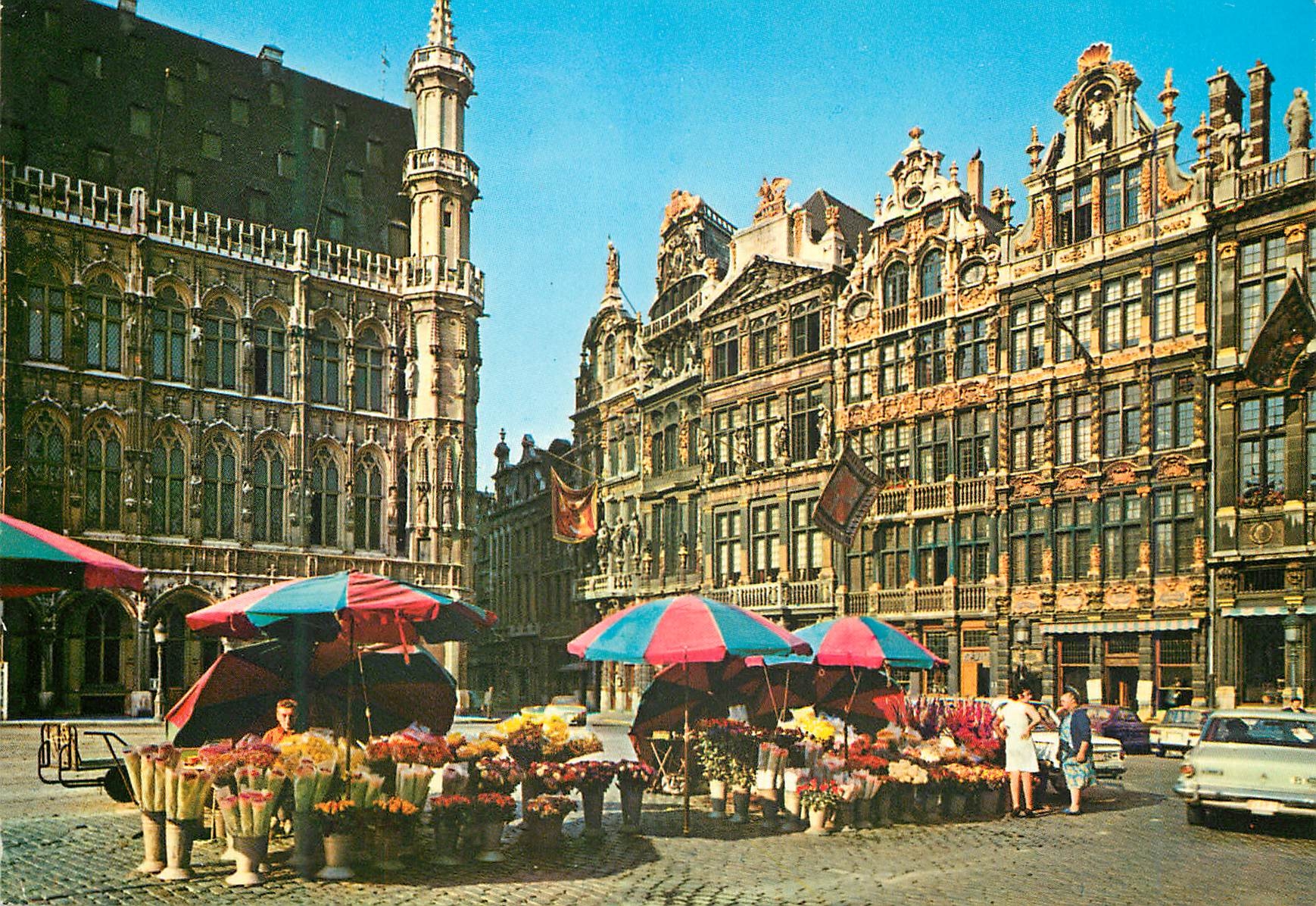 CPM Bruxelles grand place la brouette le sac la louvre