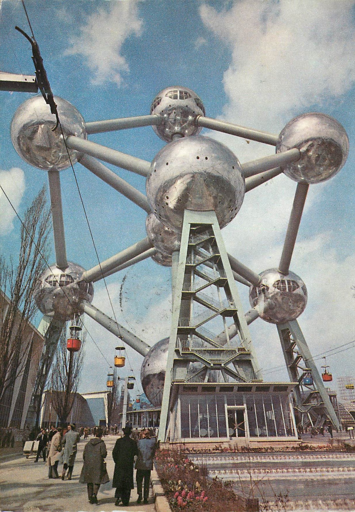 CPM Bruxelles haut 102m diametre des spheres 18m poids2200t Atomium