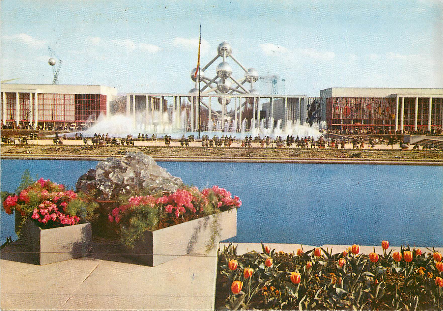 CPM Bruxelles place et portique de belgique Exposition universelle de Bruxelles 1958