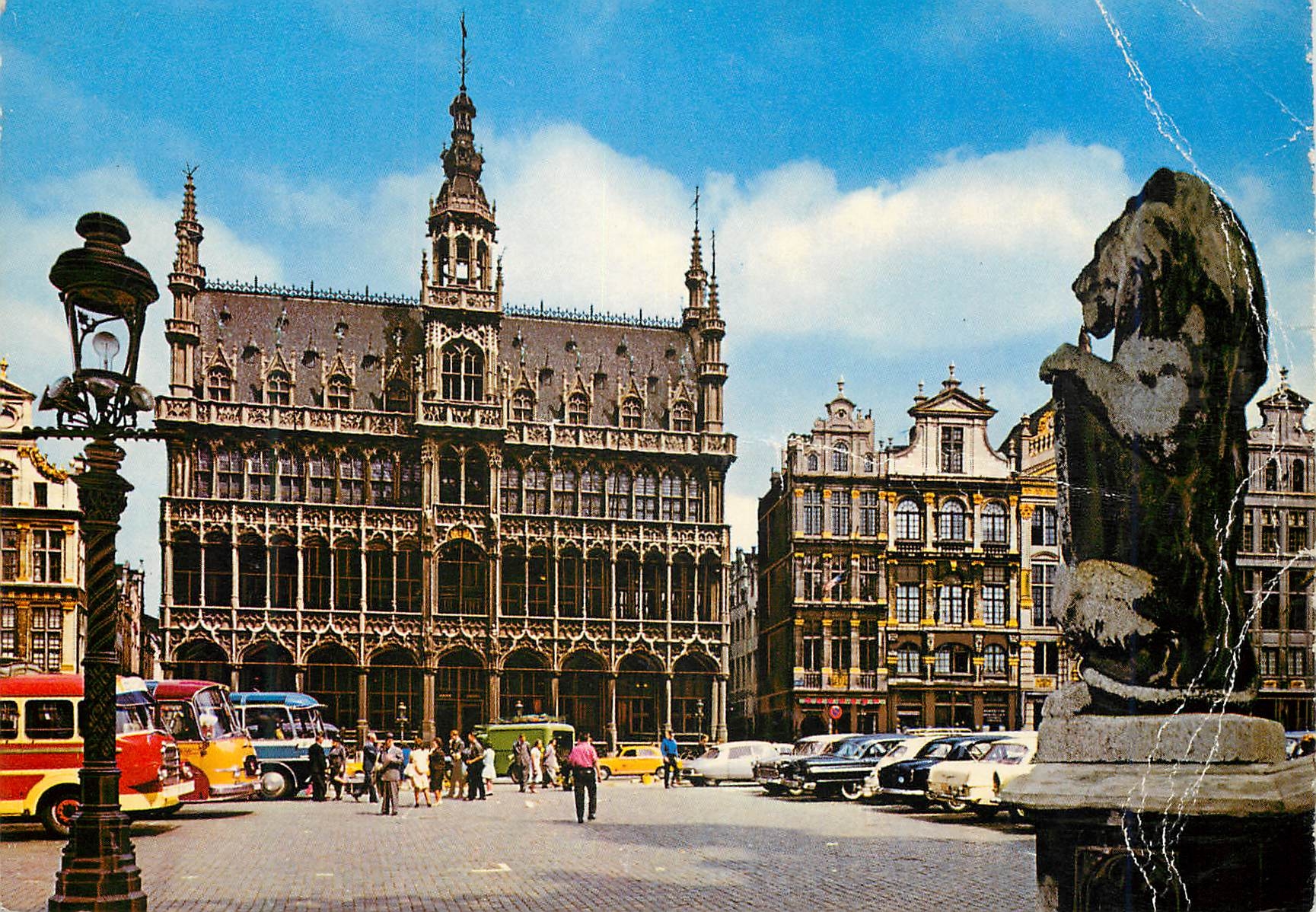 CPM Bruxelles grand place et maison du roi Lion Autobus