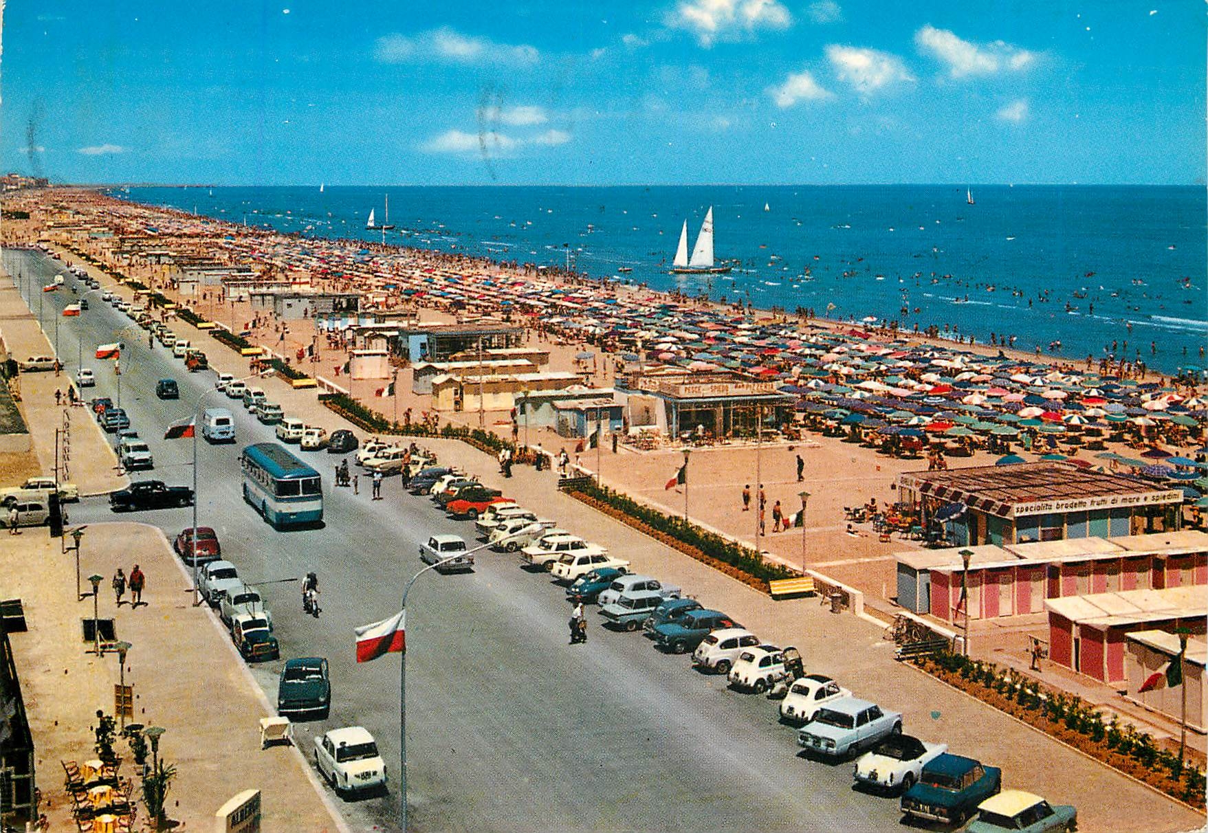 CPM Rimini promenade le lond de la mer et plage