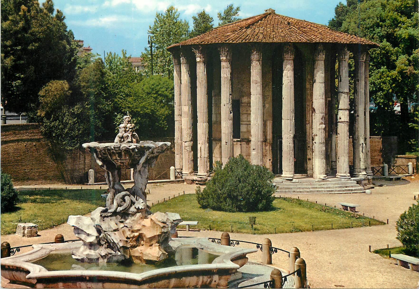 CPM Roma fontaine et temple de vesta