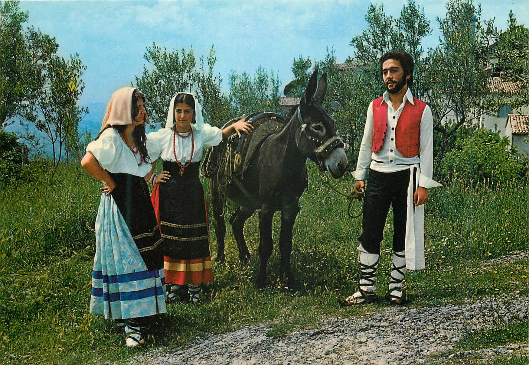 CPM Arpino Pittoresco Costume caracteristique paysan Folklore
