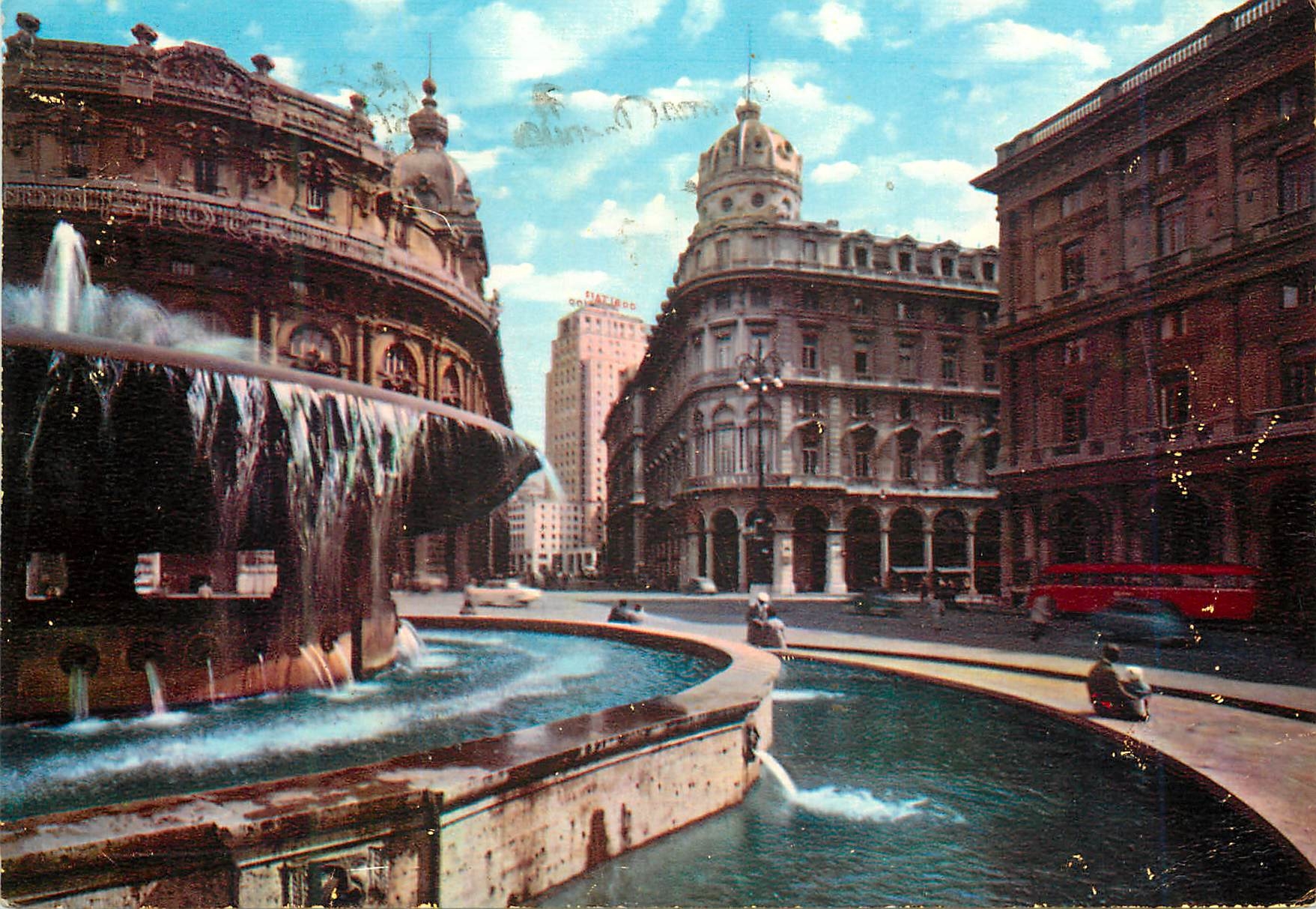 CPM Genova place de ferrari detail de la fontaine