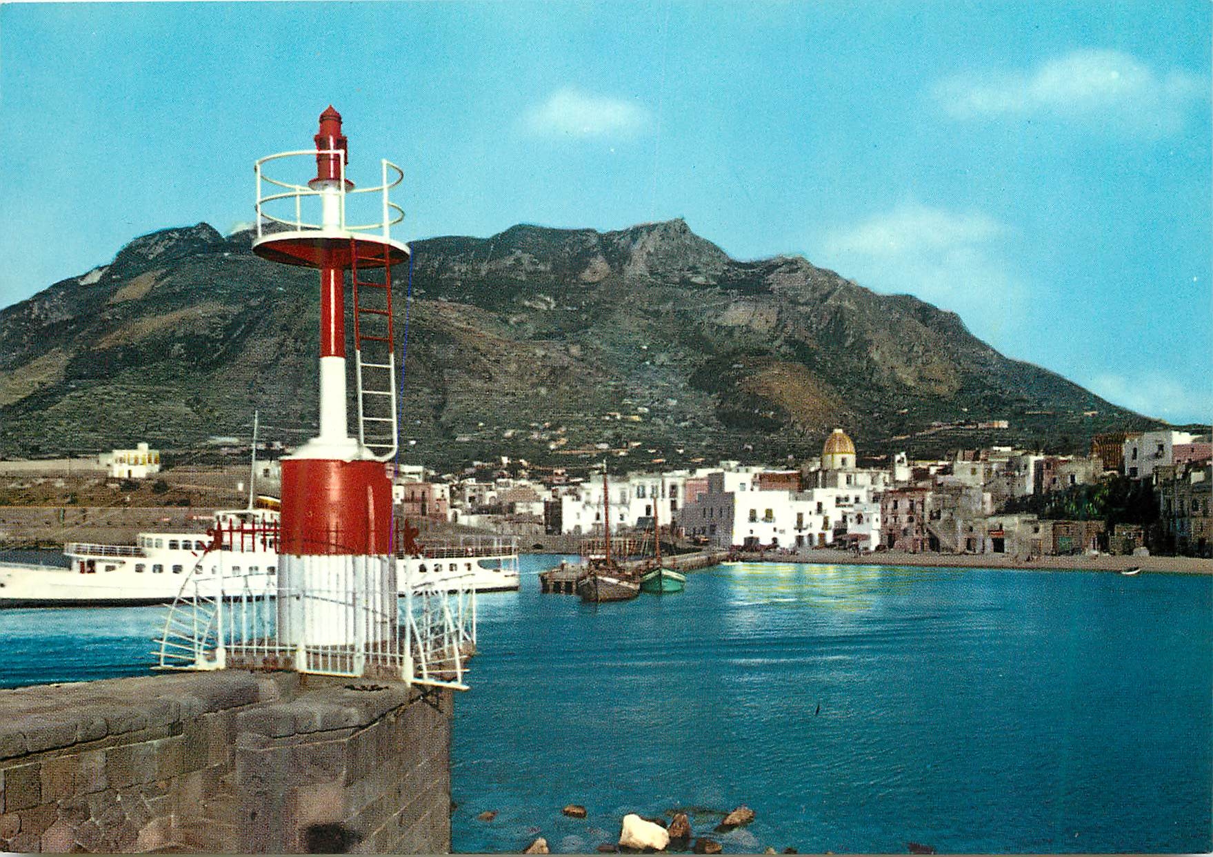CPM Forio d'Ischia rivage et mont epomee