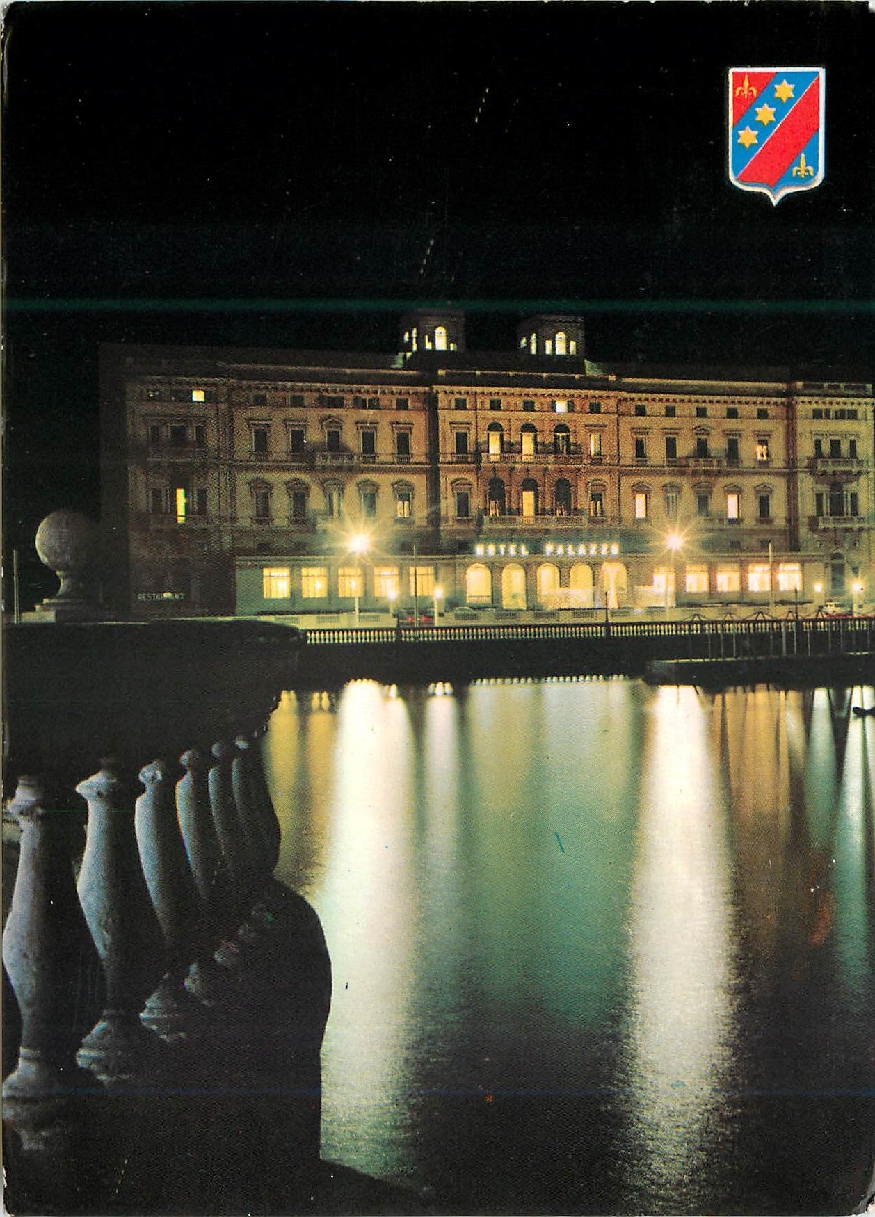 CPM Livorno hotel palazzo di notte