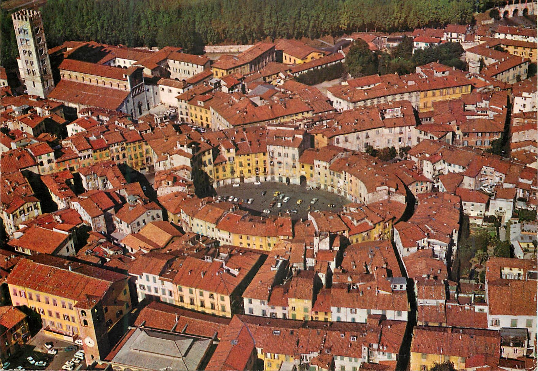 CPM Lucca roman amphitheatre vue aerienne