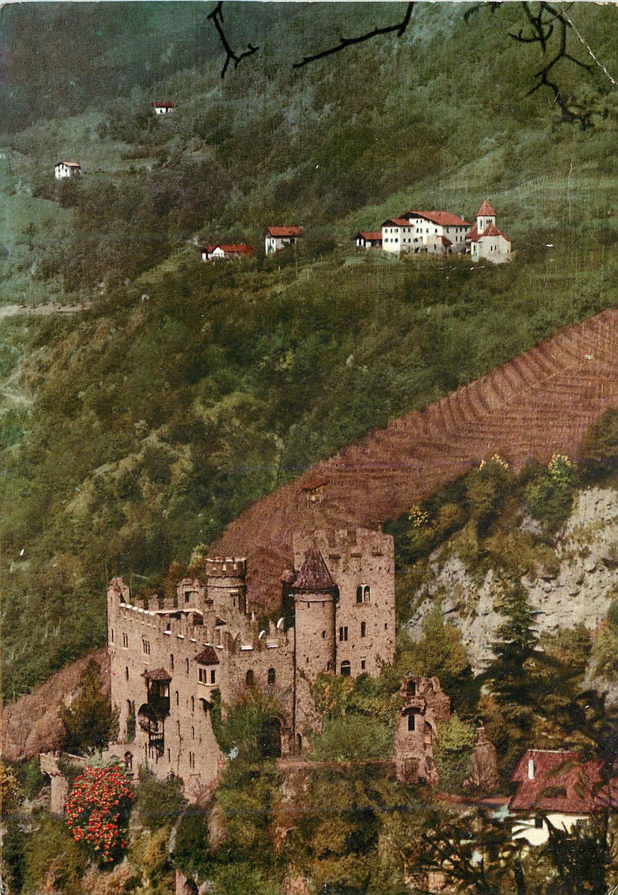 CPM Merano castle fontana con chesetta s pietro
