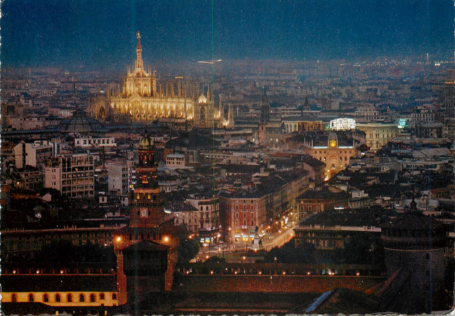 CPM Milano Vue generale (de nuit)