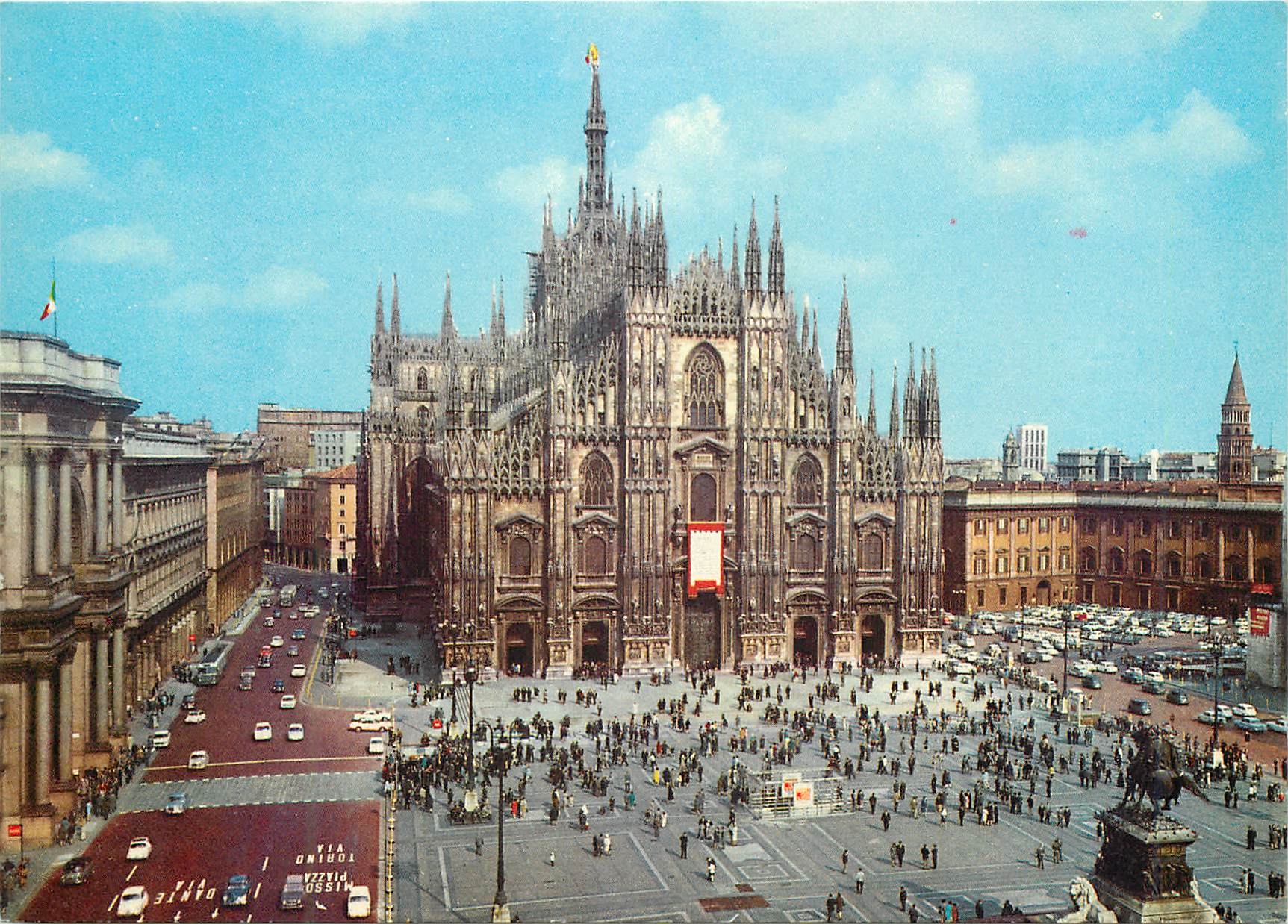 CPM Milano Place de la Cathedrale