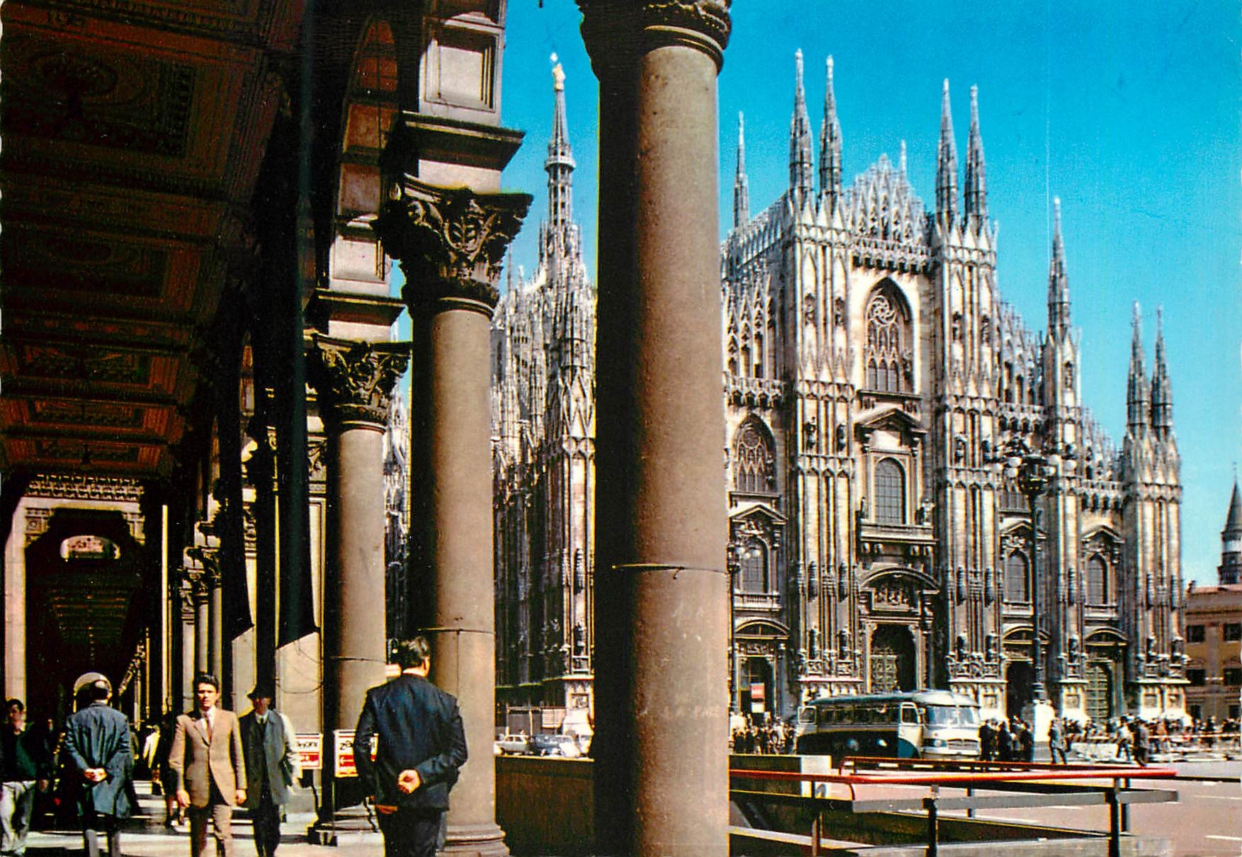 CPM Milano Place du Dome