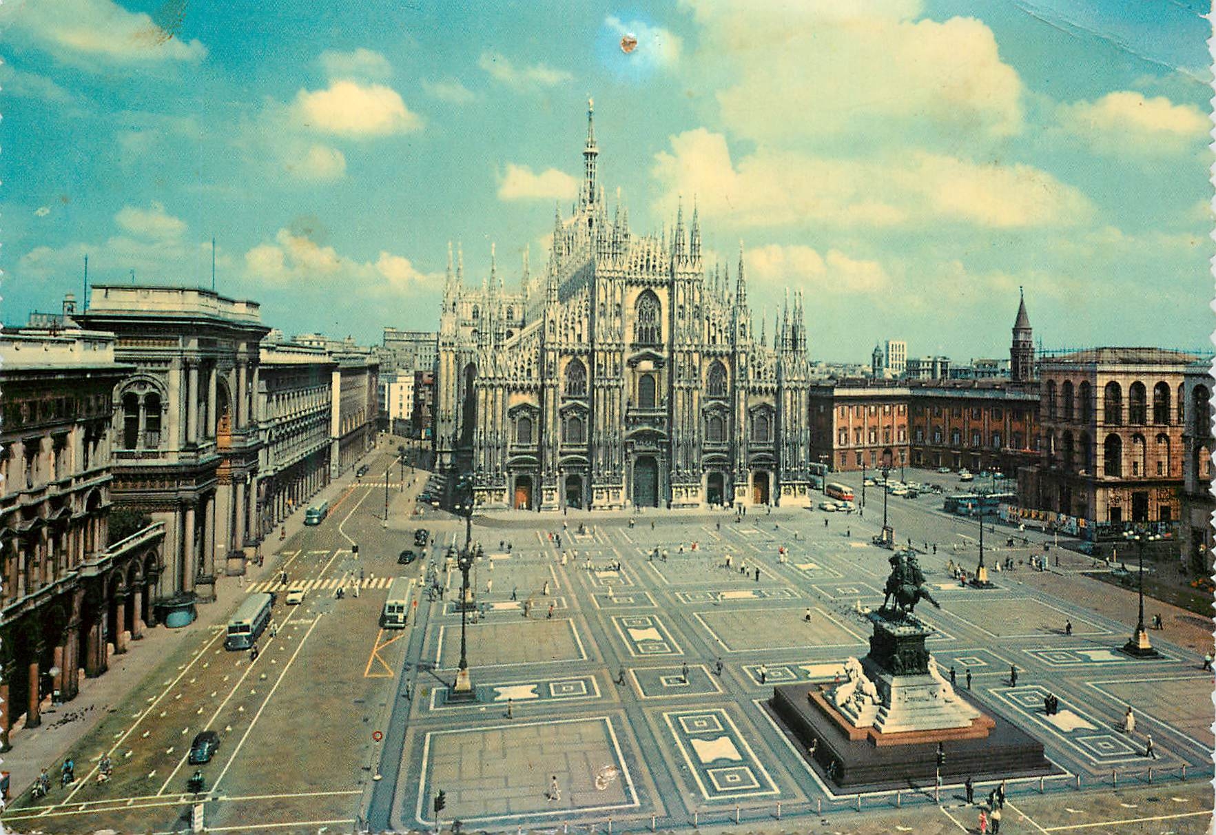 CPM Milano Place du Dome