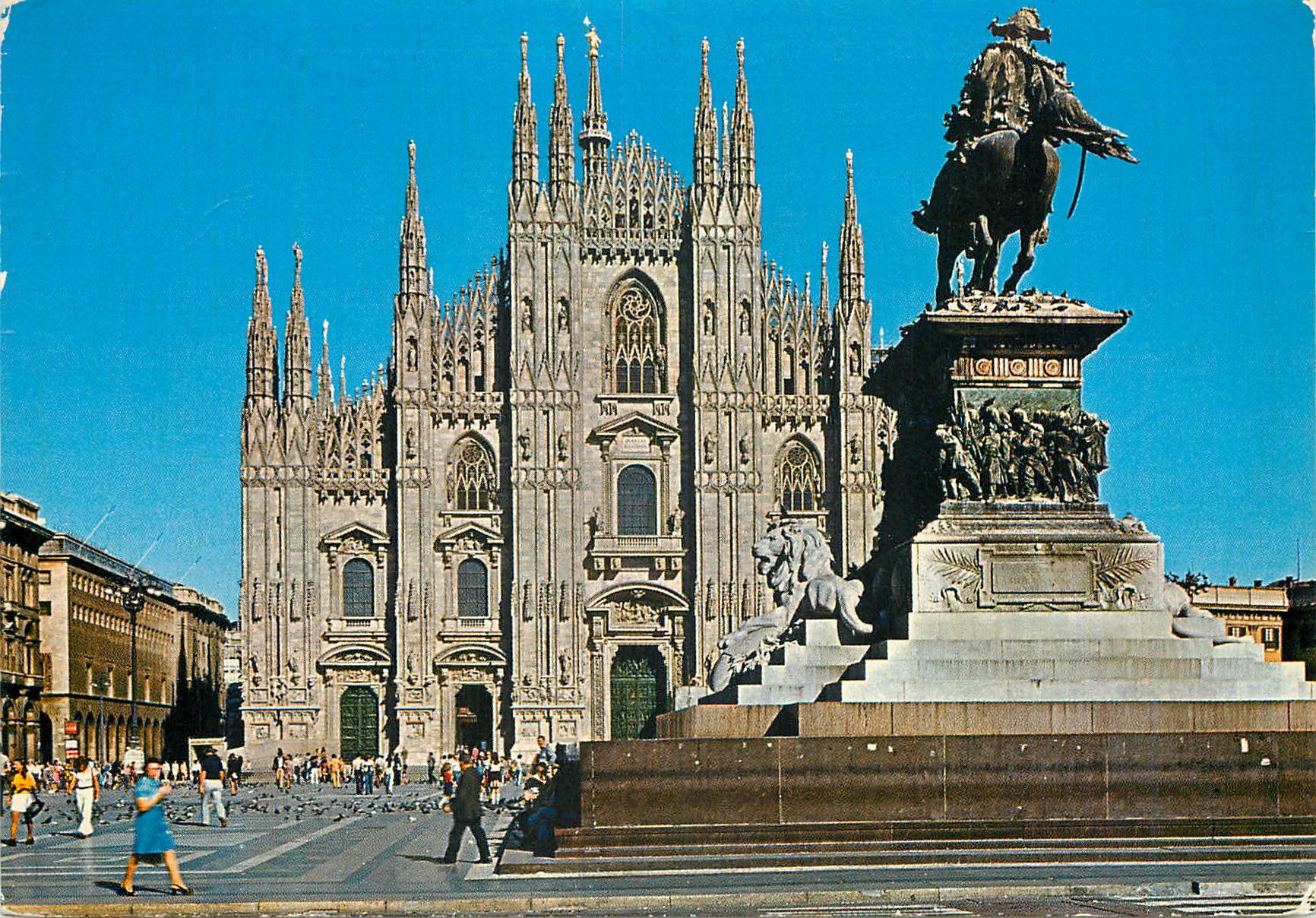 CPM Milano Duomo et Monument a Vittorio Emanuele IIe