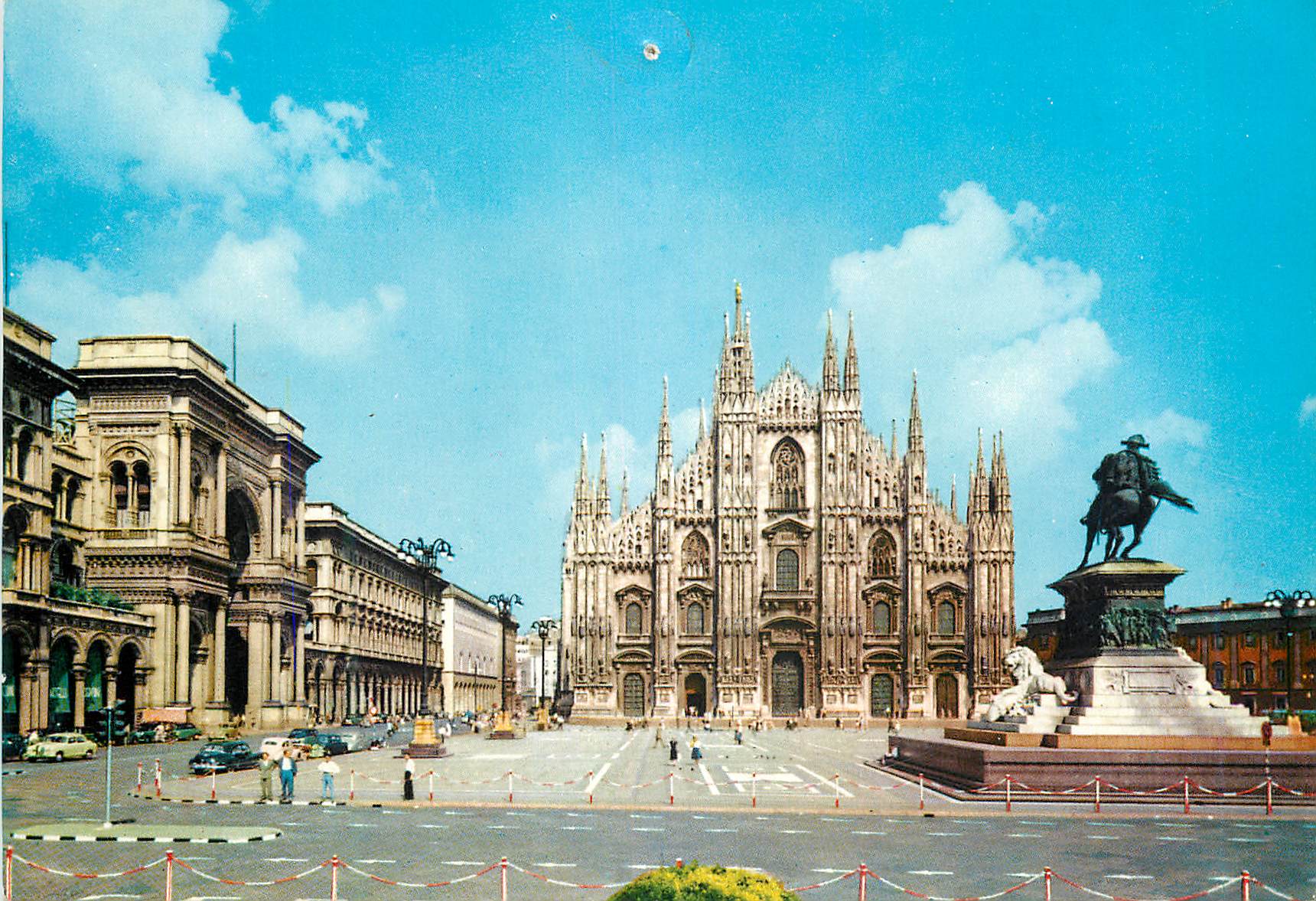 CPM Milano Place du Dome