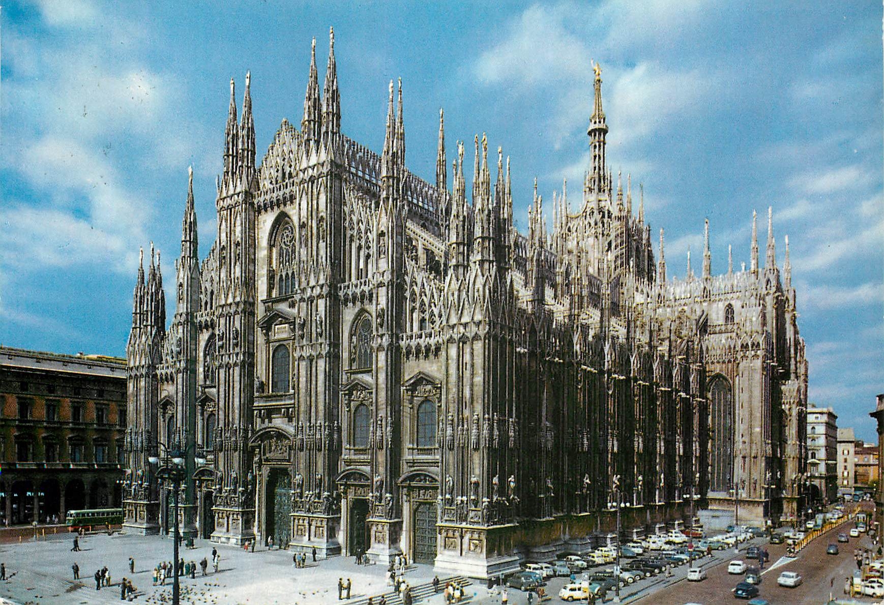 CPM Milano Place du Dome