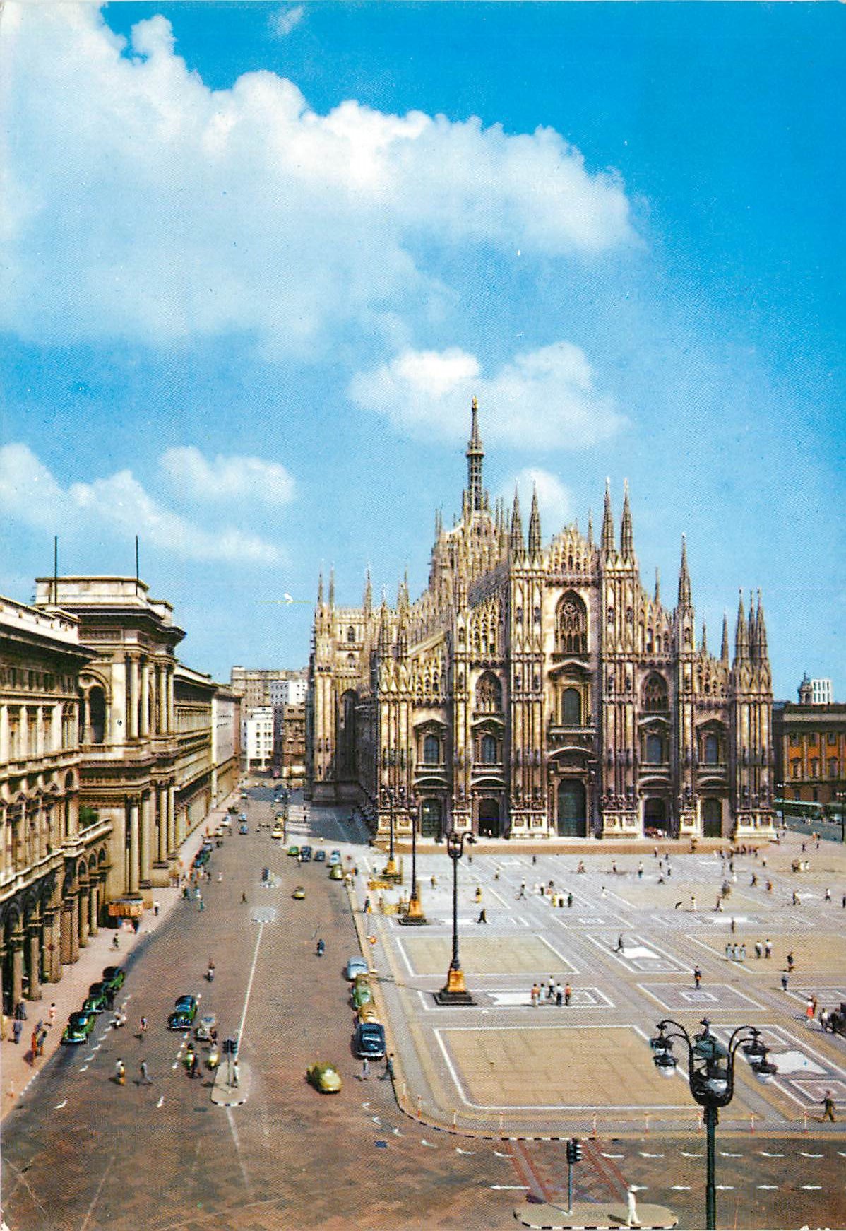 CPM Milano Place du Dome