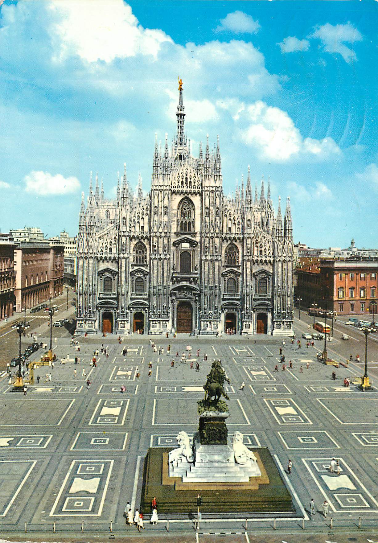 CPM Milano Place du Dome