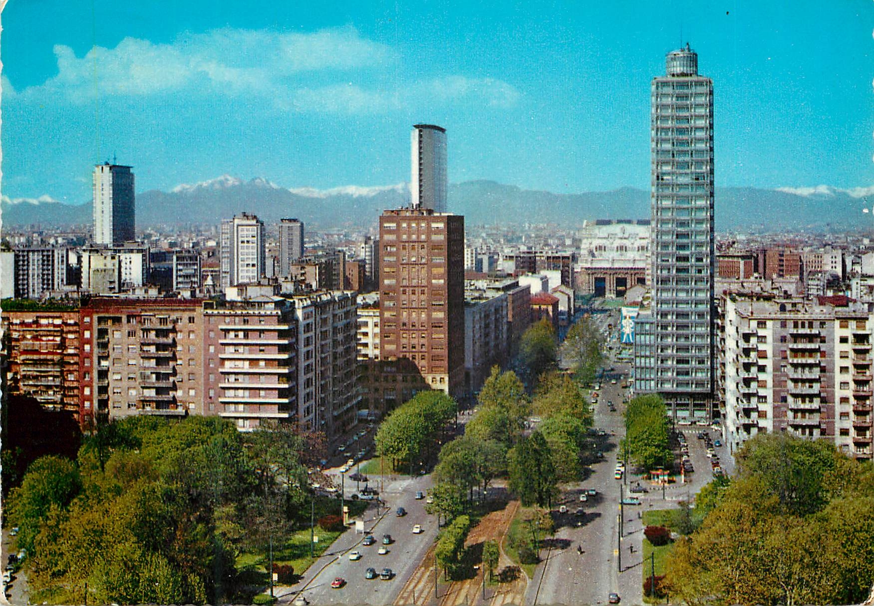 CPM Milano Place de la Republique