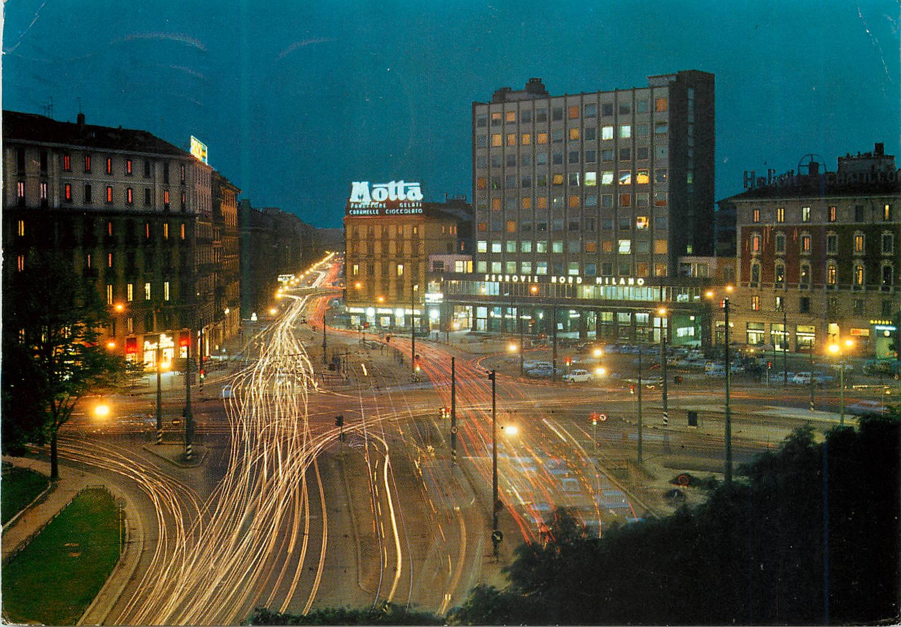 CPM Milano a la nuit Place Cadorna