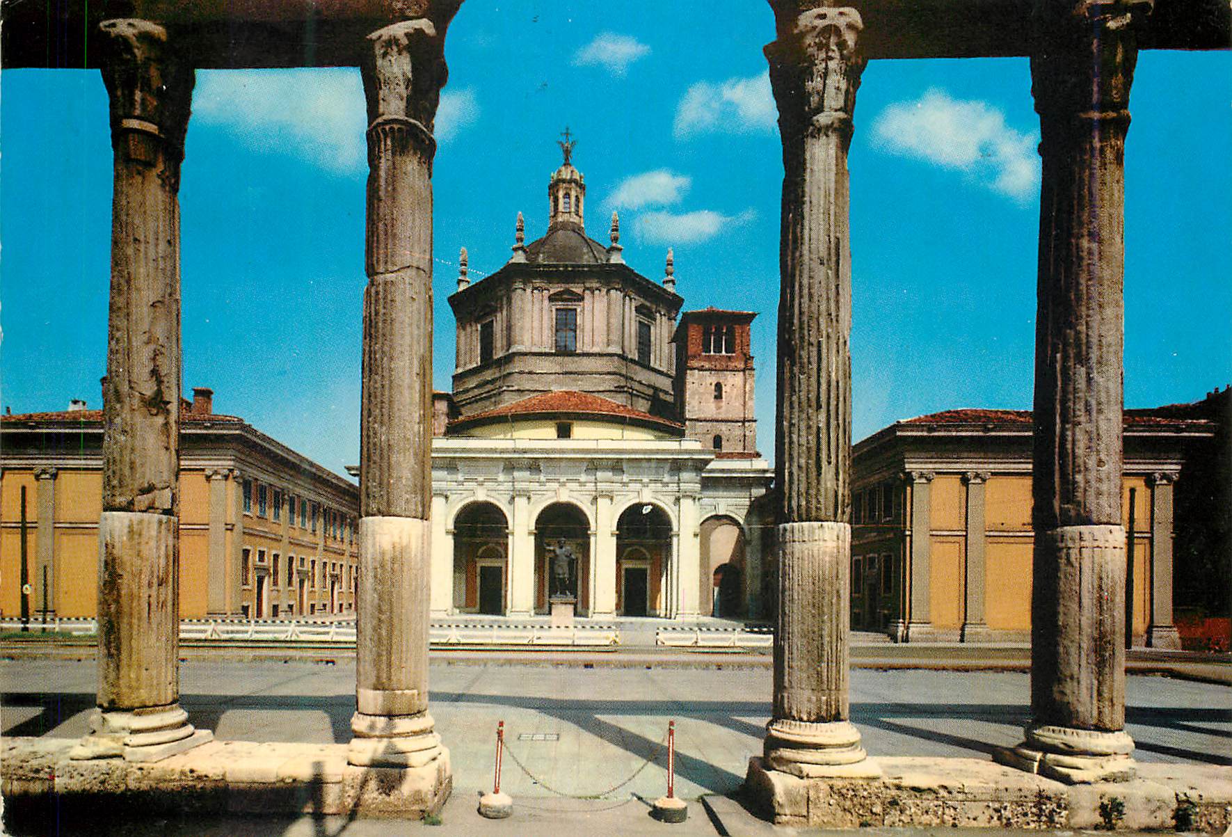CPM Milano Colonnes Romaines et Basilique de S Lorenzo