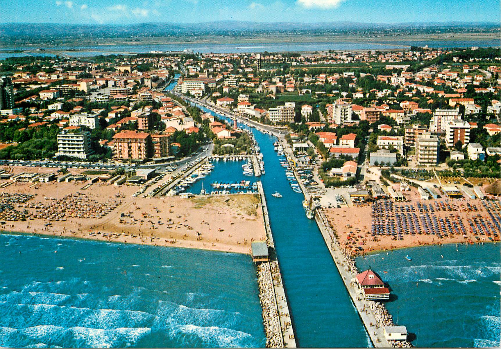CPM Milano Marittima Cervia Port vu de la mer