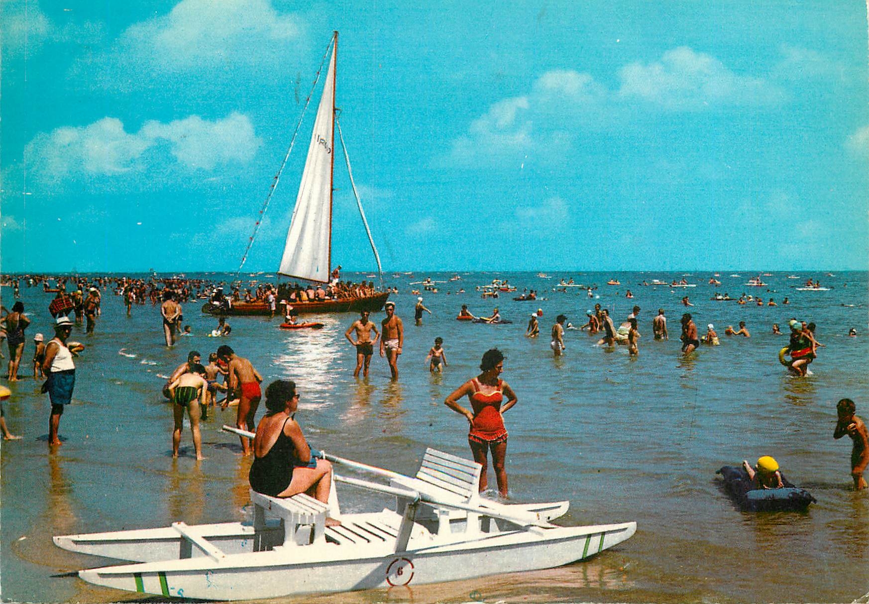CPM Miramare Riviera Adriatica Pedalo Bateau