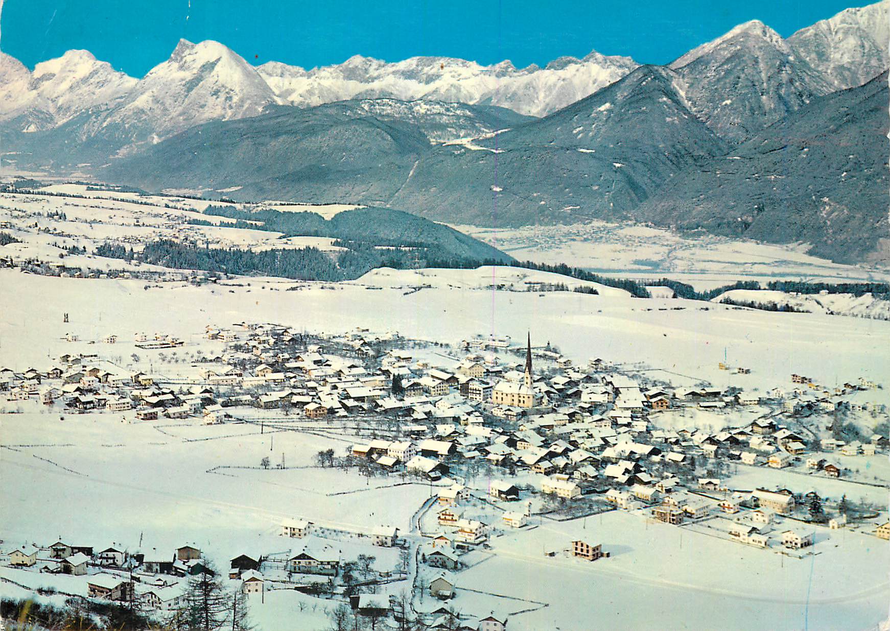 CPM Tirol Azams blick gegen oberpertub und zirl