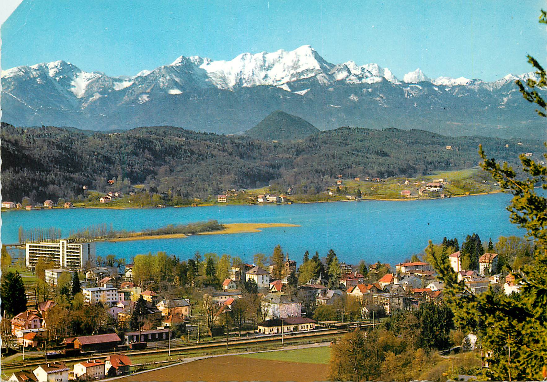 Lac de Serre-Ponçon — vue panoramique — éditeur non identifiable