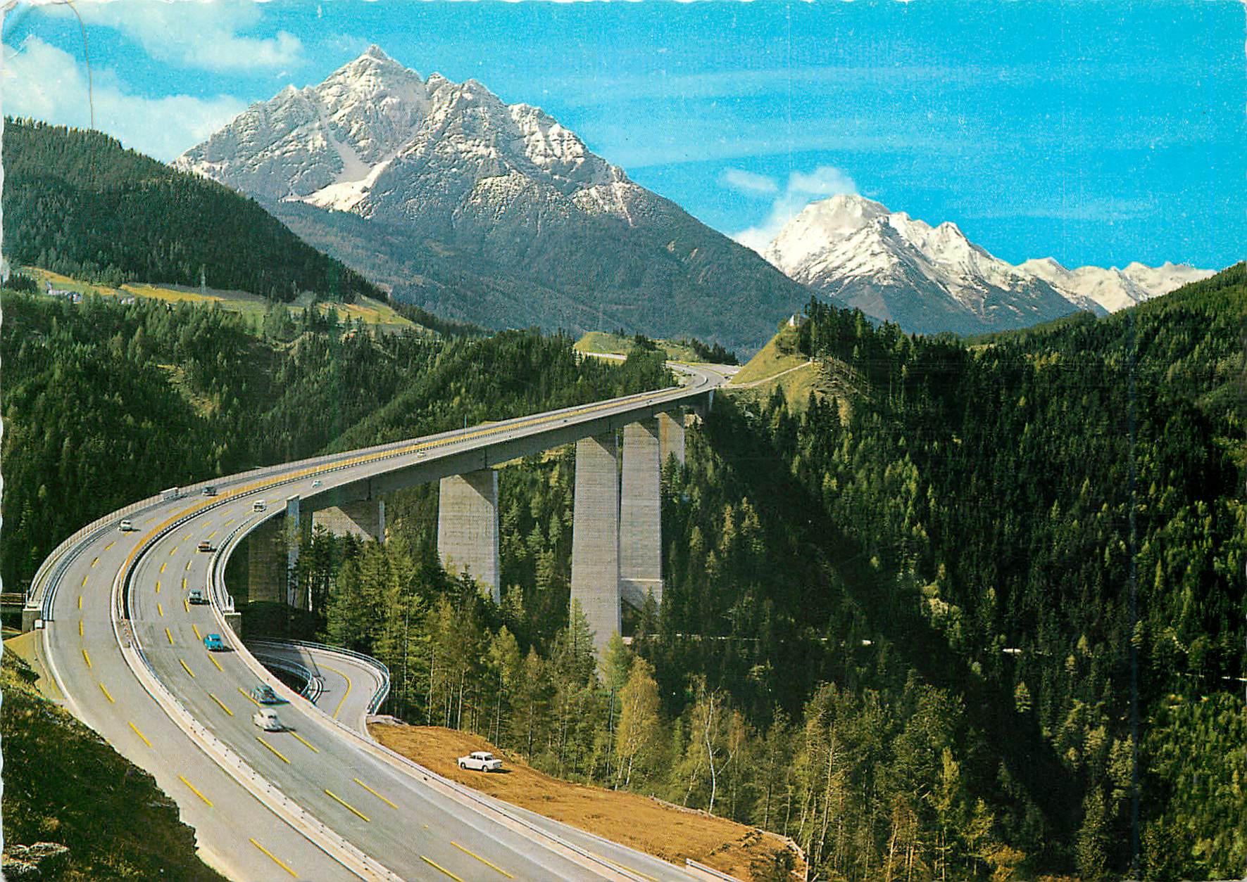 CPM Europabrucke (brennerautobahn) blick gegen serles 2719 m habicht 3280 m und stubaier gletscher lange der brucke 820 