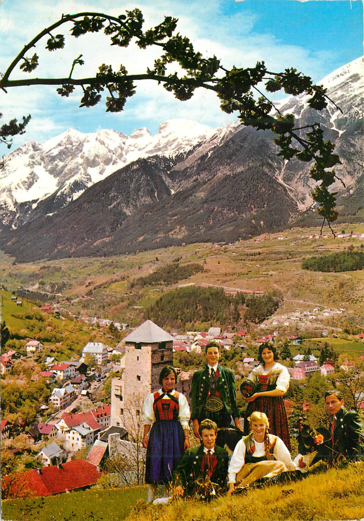 CPM Tirol Landeck 816 m mit schlob und trachtenfruppe
