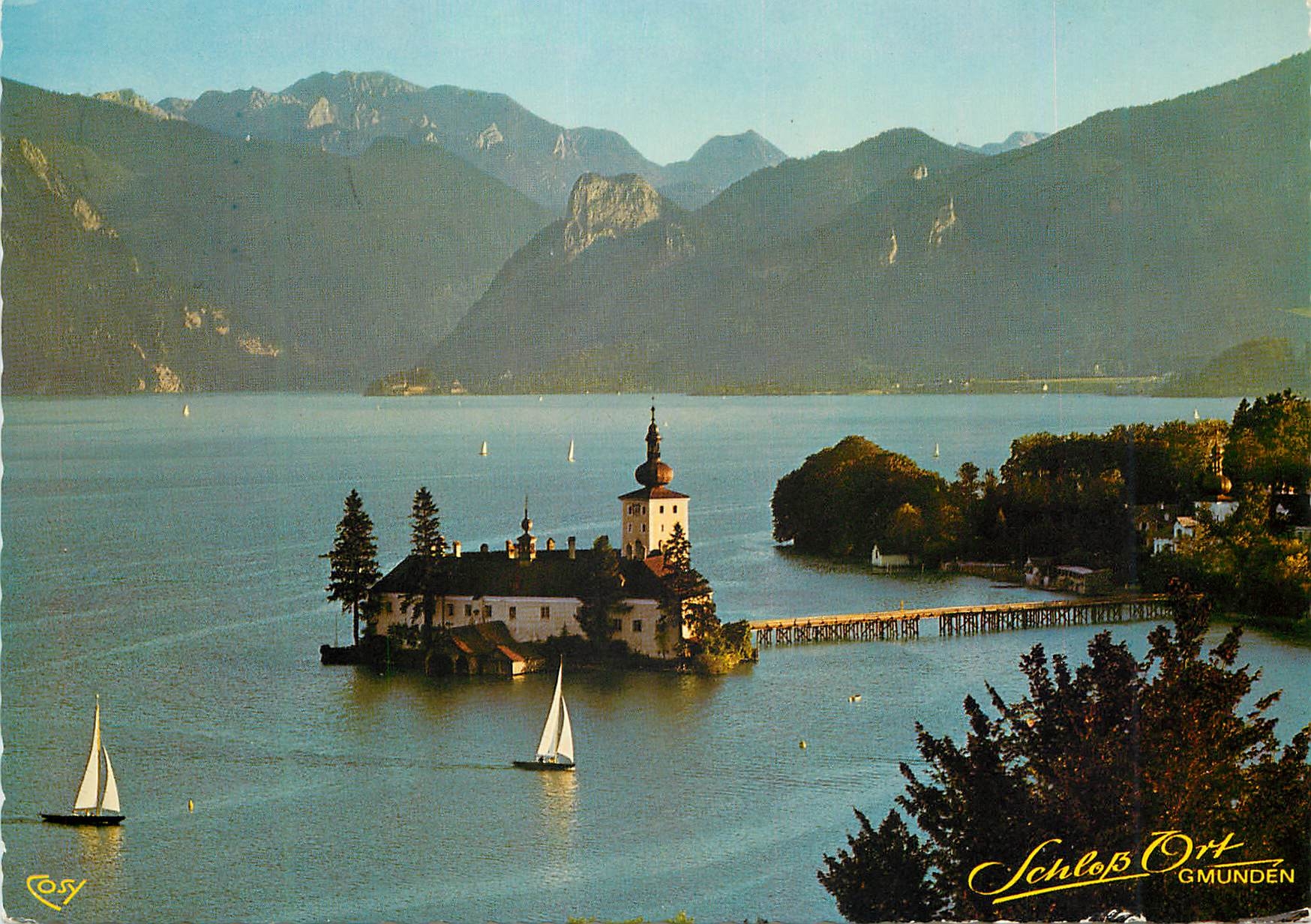 CPM Malerisches salzkammergut ferlen und badestrand gmunden am traunsee im bilde schlob ort dahinter totes gebirge