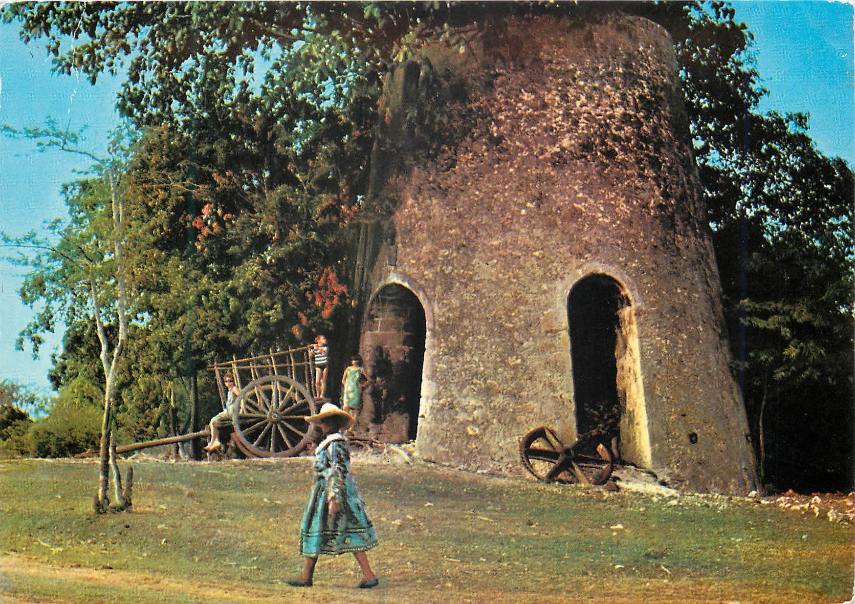 CPM Saint Barthelemy Vestige de moulin de sucrerie