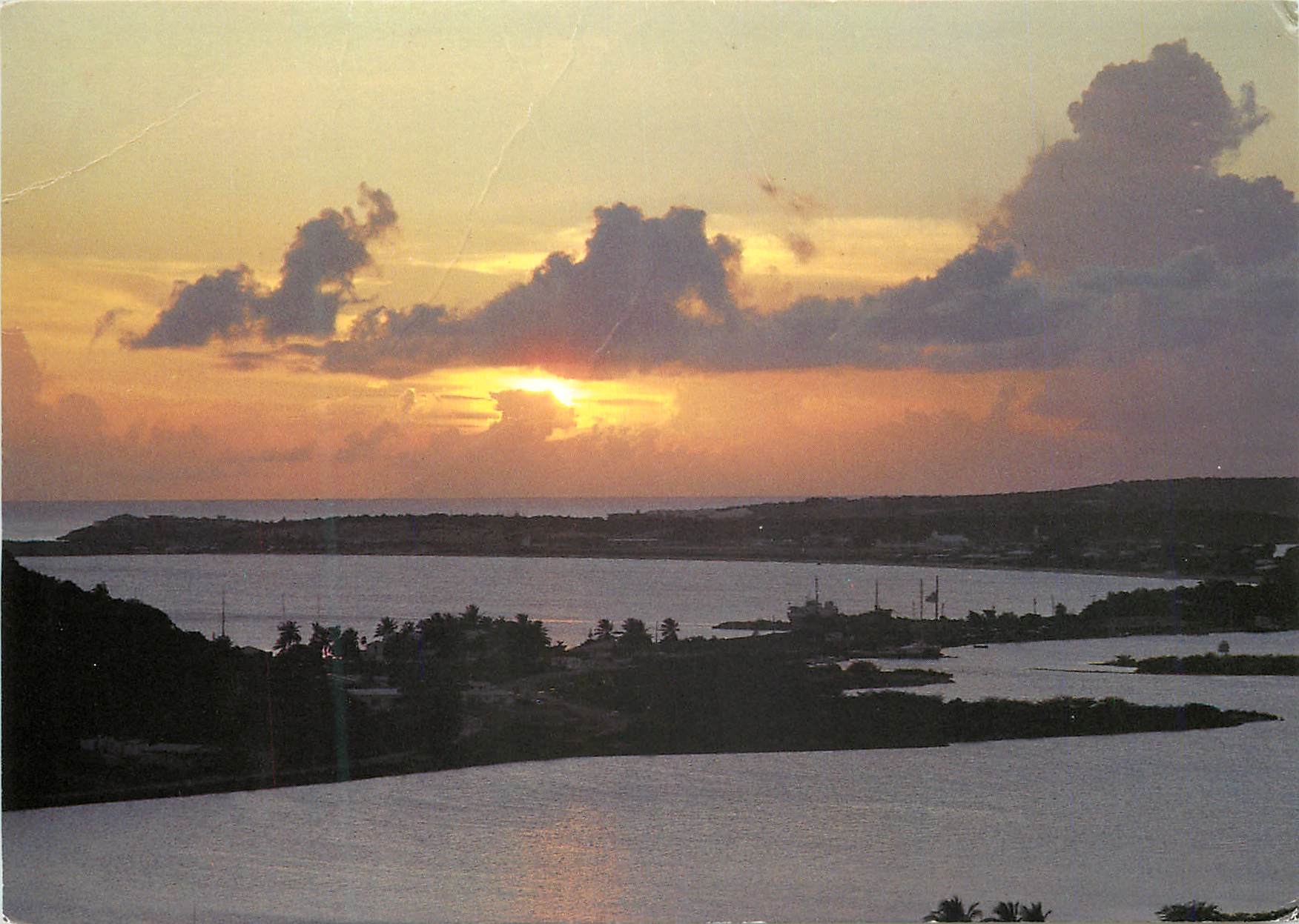 CPM Saint Martin Coucher de soleil sur le lagoon de Simson Bay