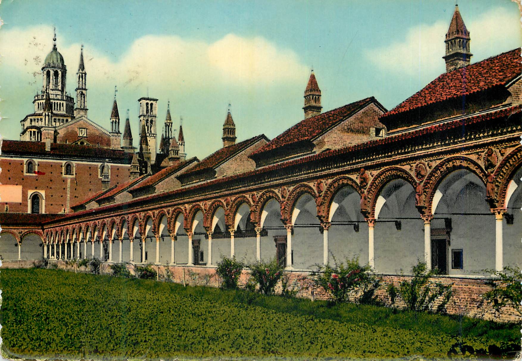 CPM Certosa di Pavia Un coin du grand cloitre avec l'entree aux cellules