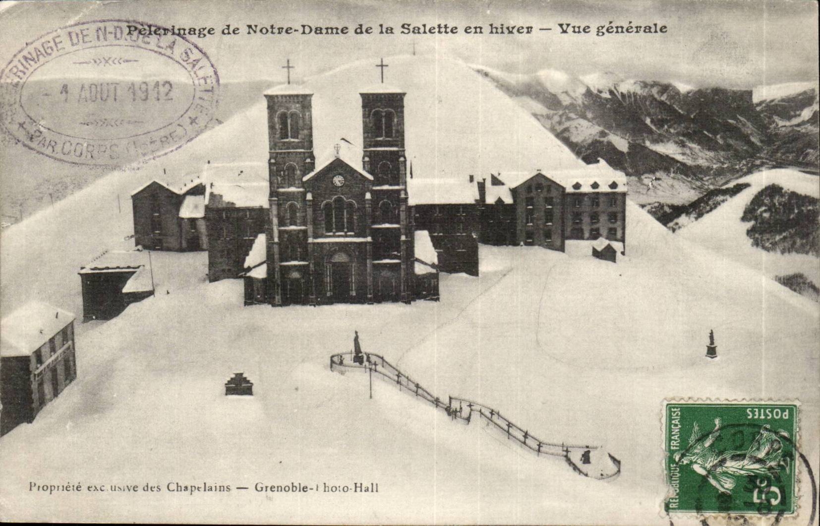 Pèlerinage de Notre-Dame de la Salette en hiver — Vue générale — Propriété exclusive des Chapelains — Grenoble — photo-Hall