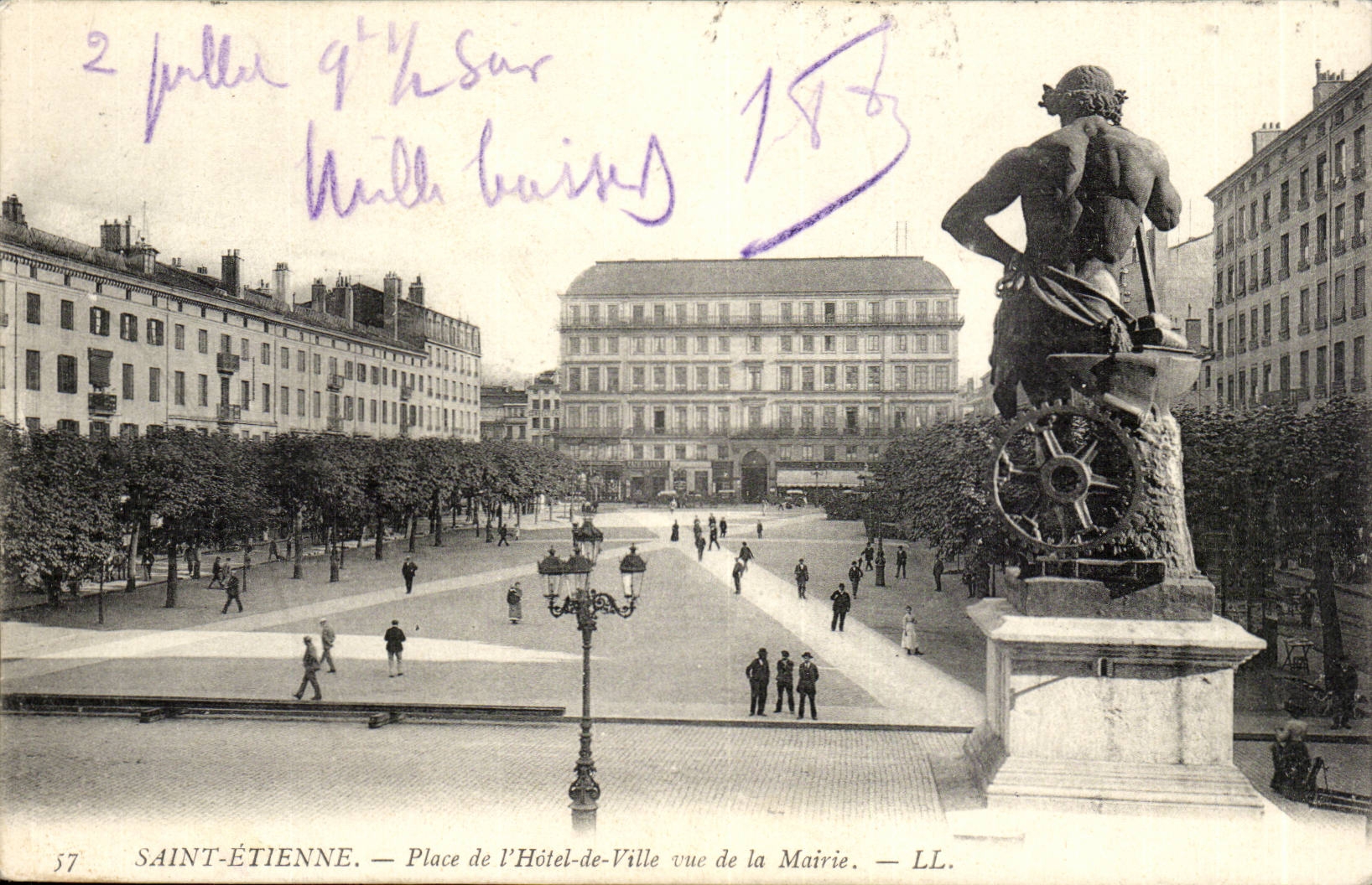 Saint-Étienne — Place de l'Hôtel-de-Ville vue de la Mairie — LL. n°57