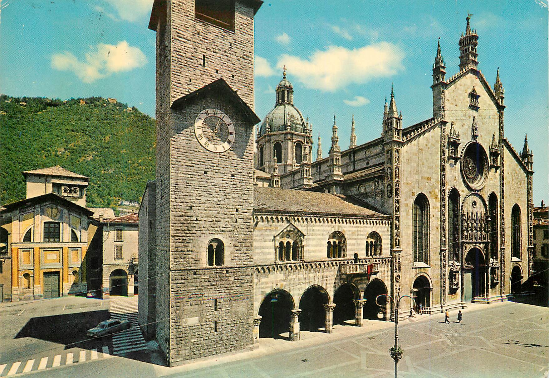 CPM Como la cathedrale l'hotel de ville et l'eglisse de st jacques