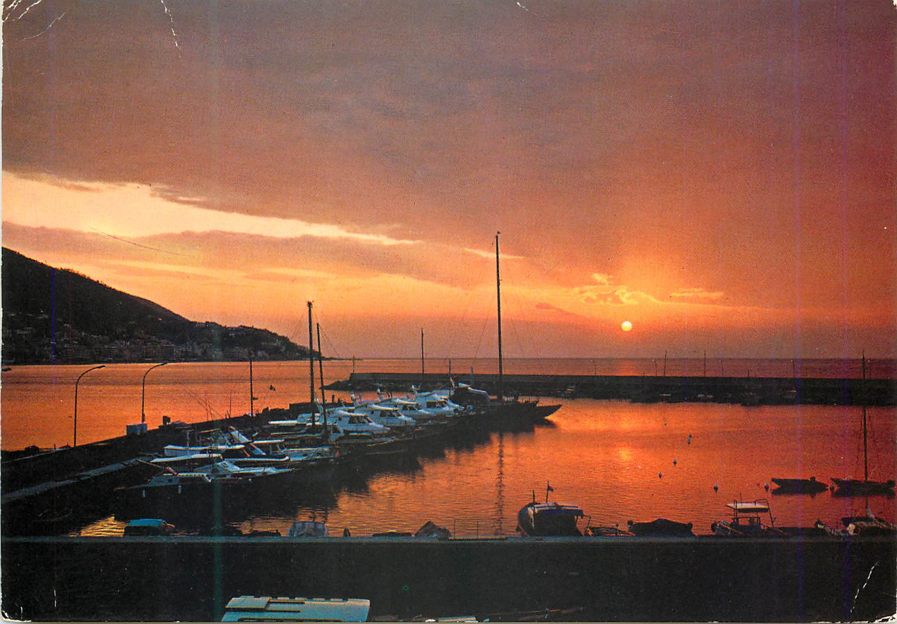 CPM Coucher de soleil Bateaux