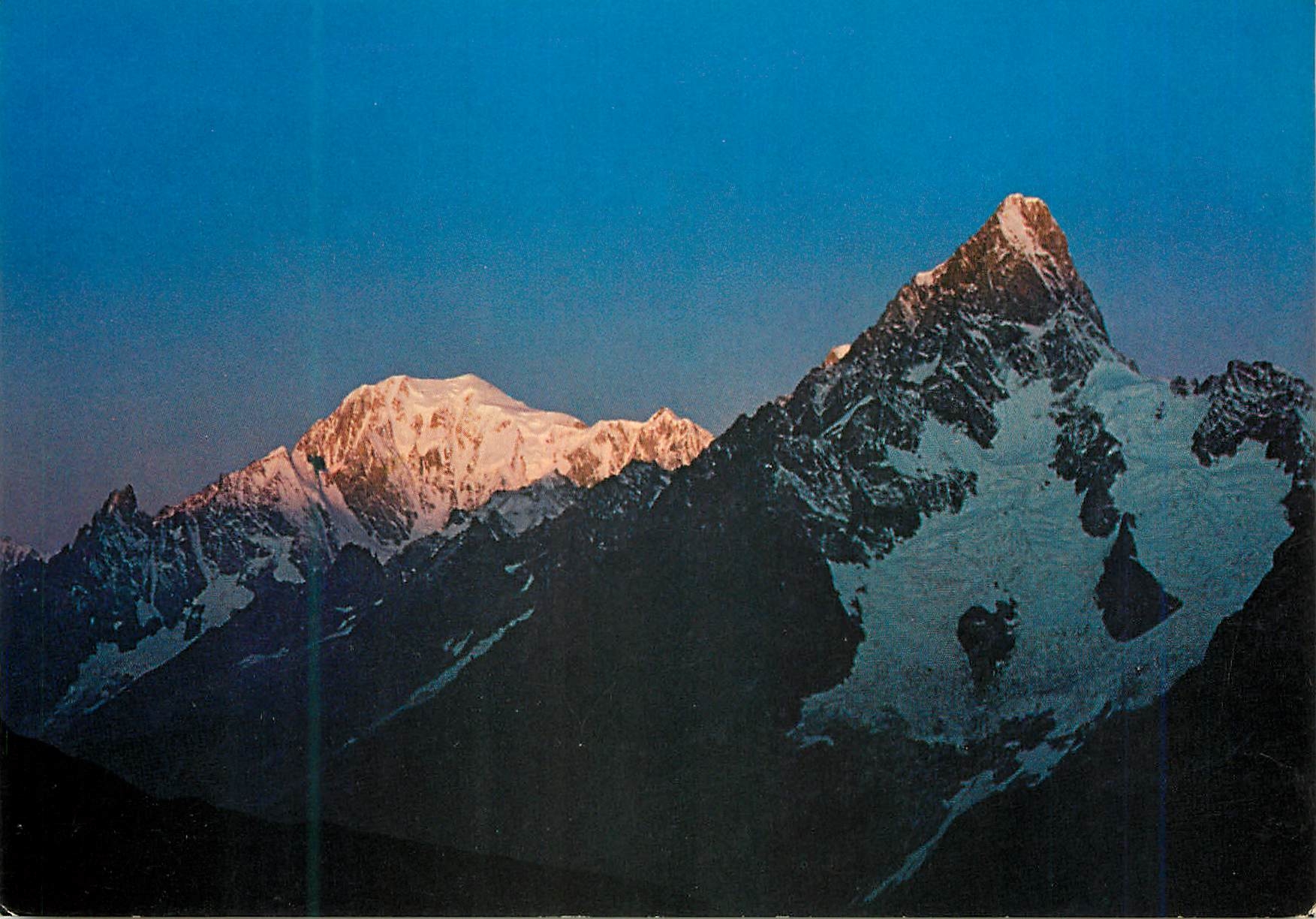 CPM Courmayeur le lever du soleil sur m blanc mt 4810