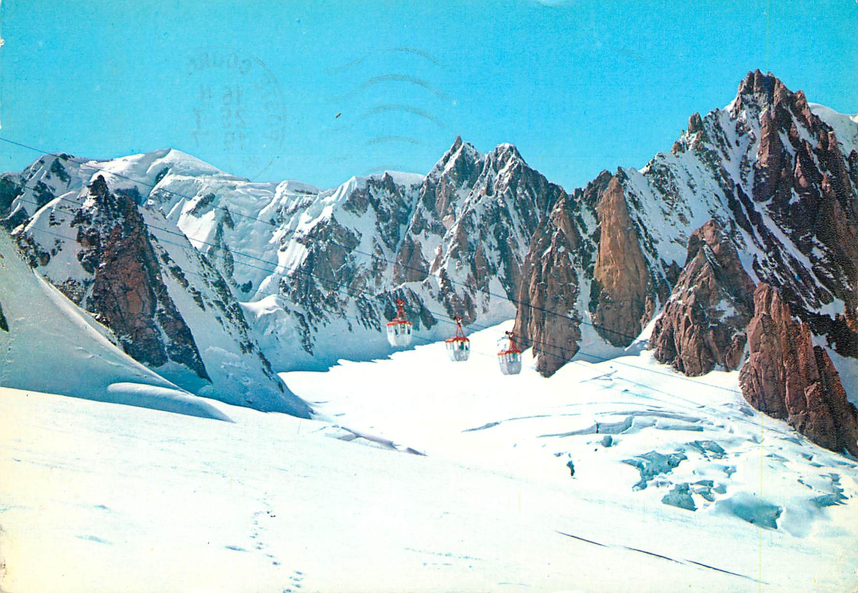 CPM Courmayeur 1224 m funiculaire des glacier avec a l'arriere plan le m blanc 4810 m le m maudit 4455 m et le m blanc d