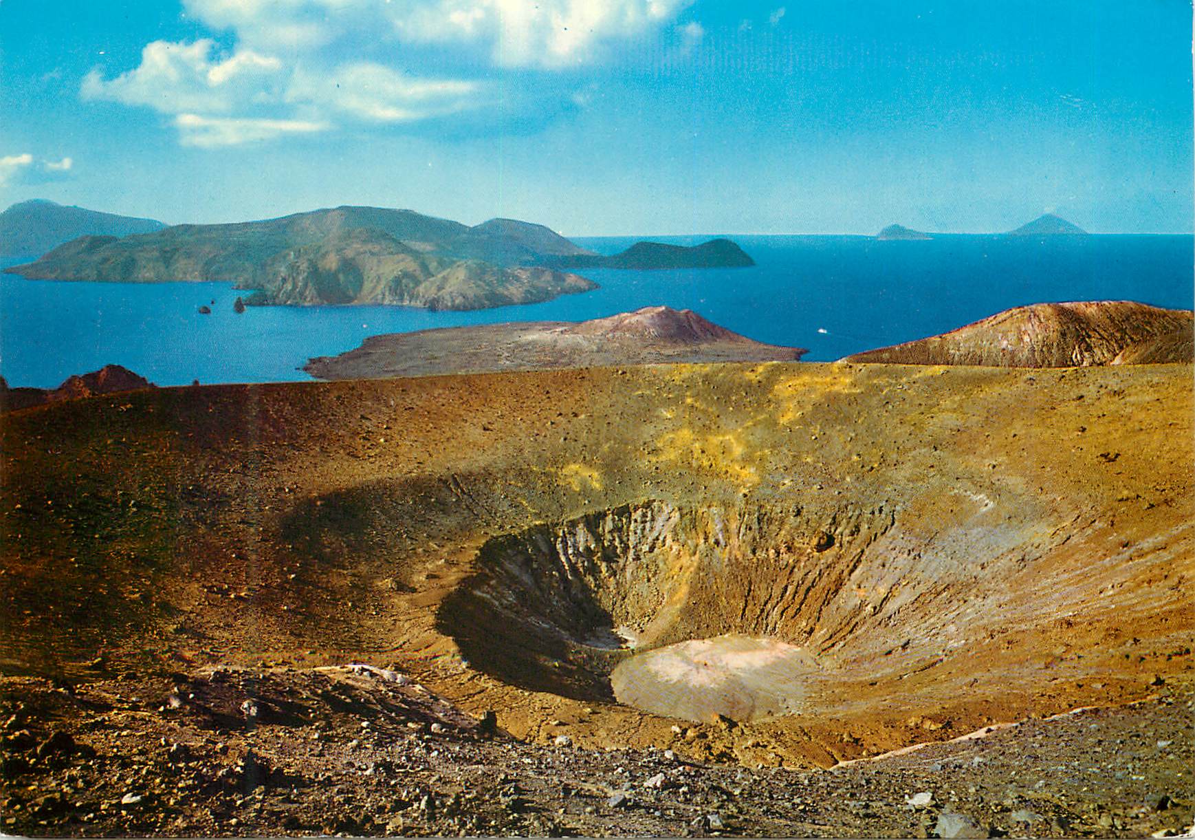 CPM Isola di vulcano (italy) le cratere etein lipari panarea et stromboli