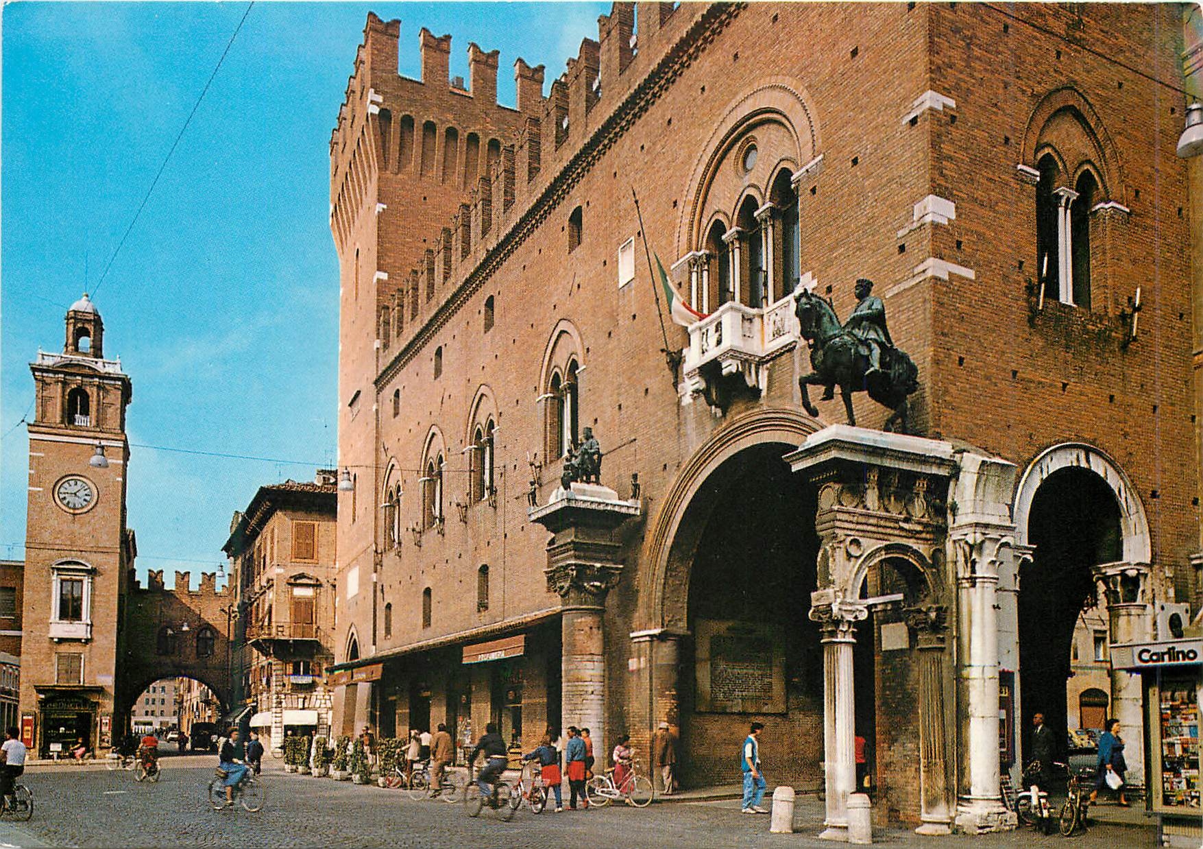 CPM Ferrara palais de corte maintenant palais de la mairie