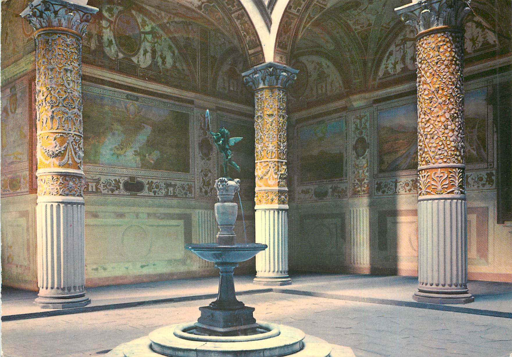CPM Firenze la cour et le petit amour du venocchio