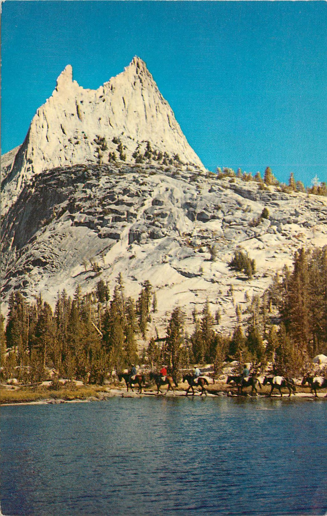 CPA California Cathedral Peak Yosemite National Park