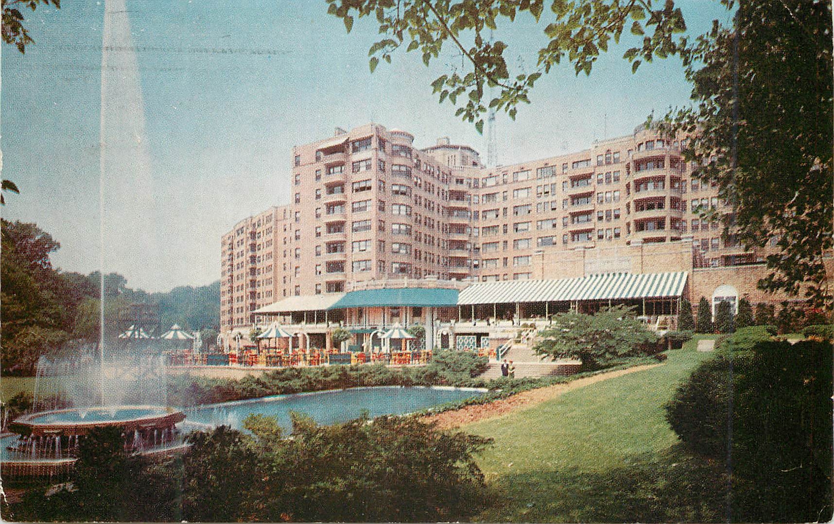 CPA The Shoreham Hotel Motor Inn View of Hotel from Rock Creek Park