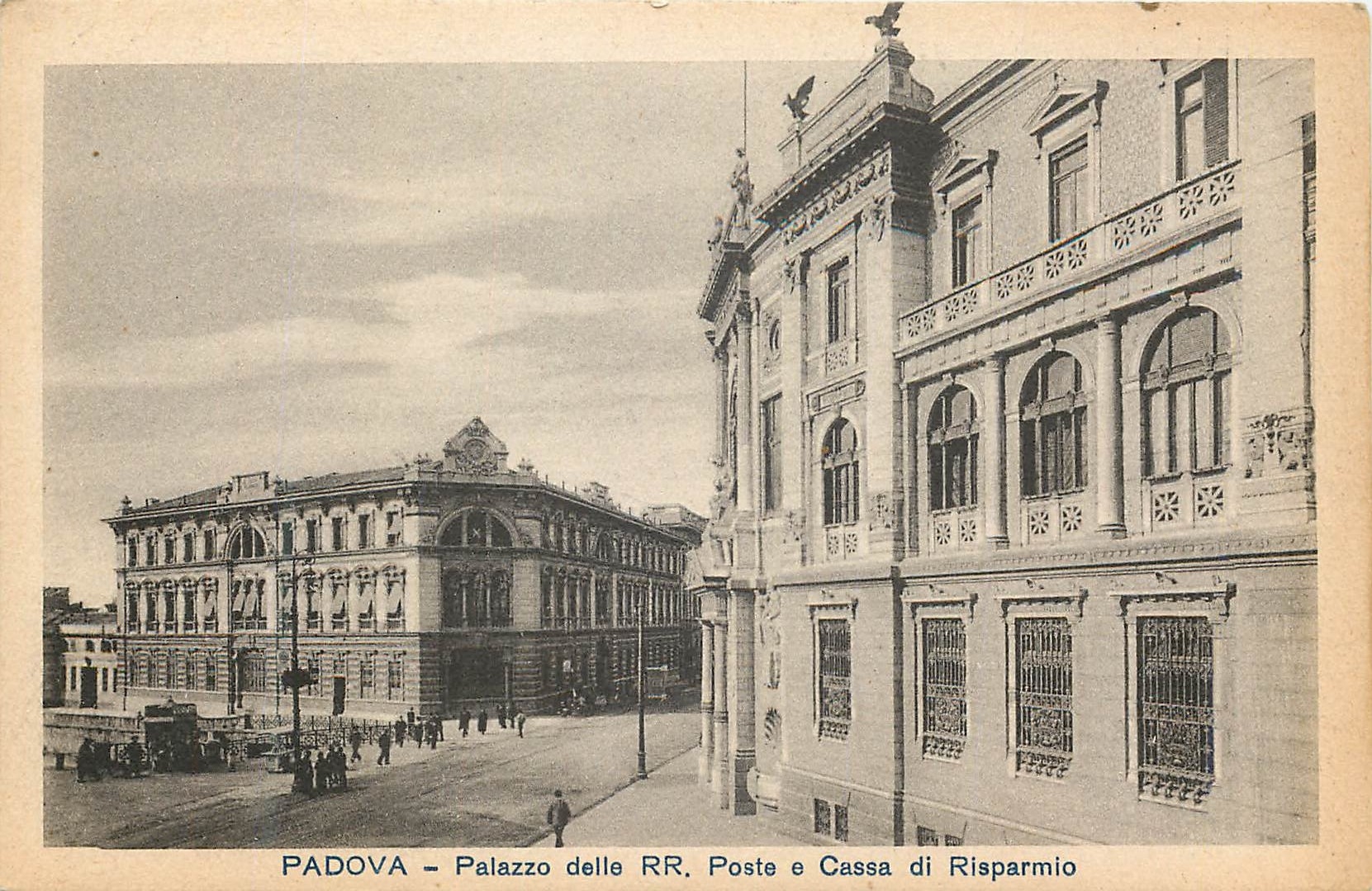 CPA Padova Palazzo delle RR Poste e Cassa di Risparmio
