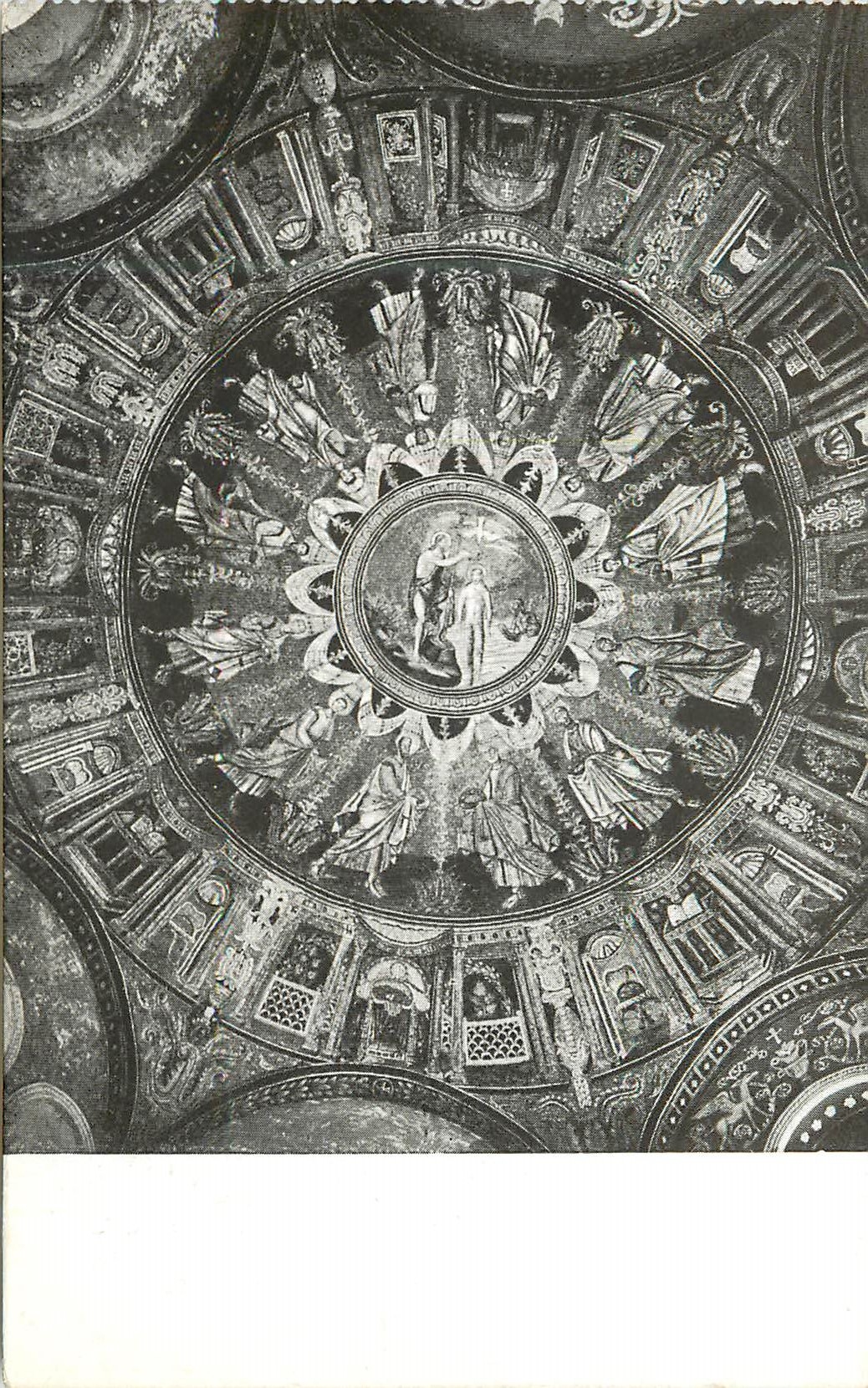 CPA Ravenna Baltistero La cupolo col baltesimo di Gesu inforno gli Apostoli (Musaico del V Secolo)