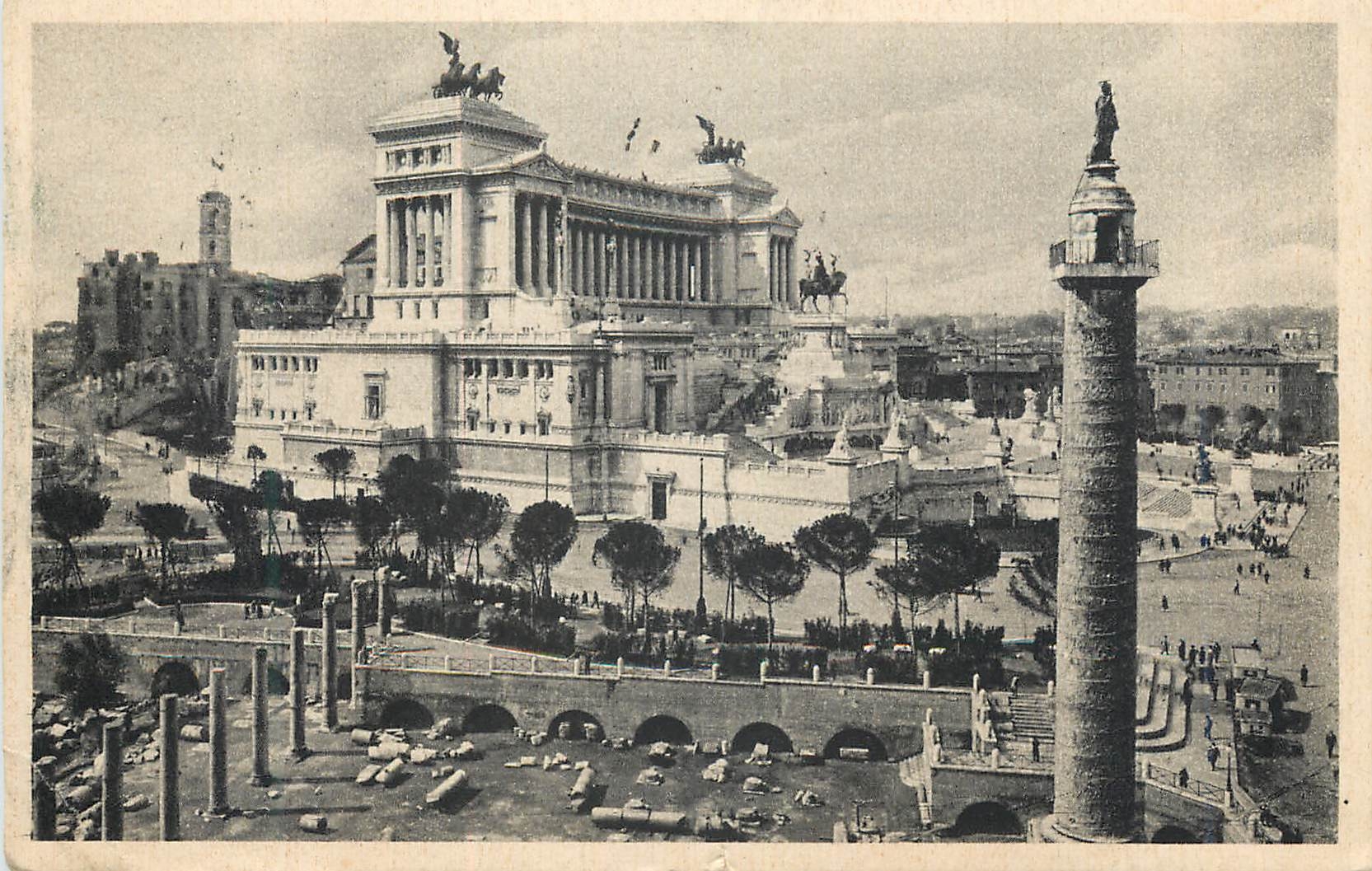 CPA Roma Le monument a Victor Emanuel Il et Forum Trajan